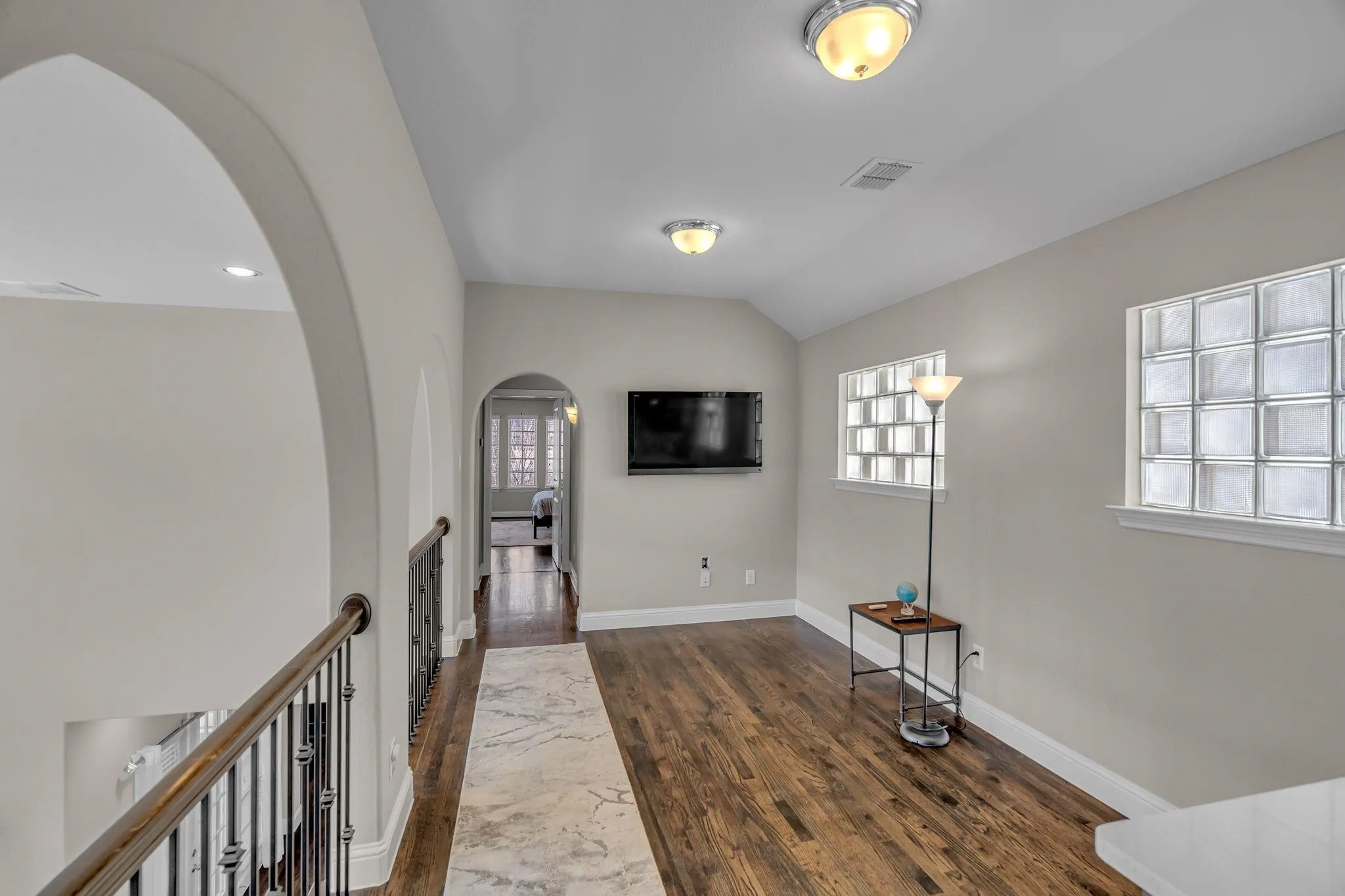Single Family Residence For Sale in Denton County , 350 Loma Alta Drive, Flower Mound, Texas 75022, 3 Bedroom, 3 Bathroom, 2 Garage spaces, 2,336 Sqft, built in 2016, mls#21410609, Real Estate Agent in Flower Mound, Homes For Sale in Denton county, Homes For Sale in Flower Mound, Realtor in Flower Mound Texas, Real Estate Brokerage Independent Realty Texas, Luminita Cordes Realtor