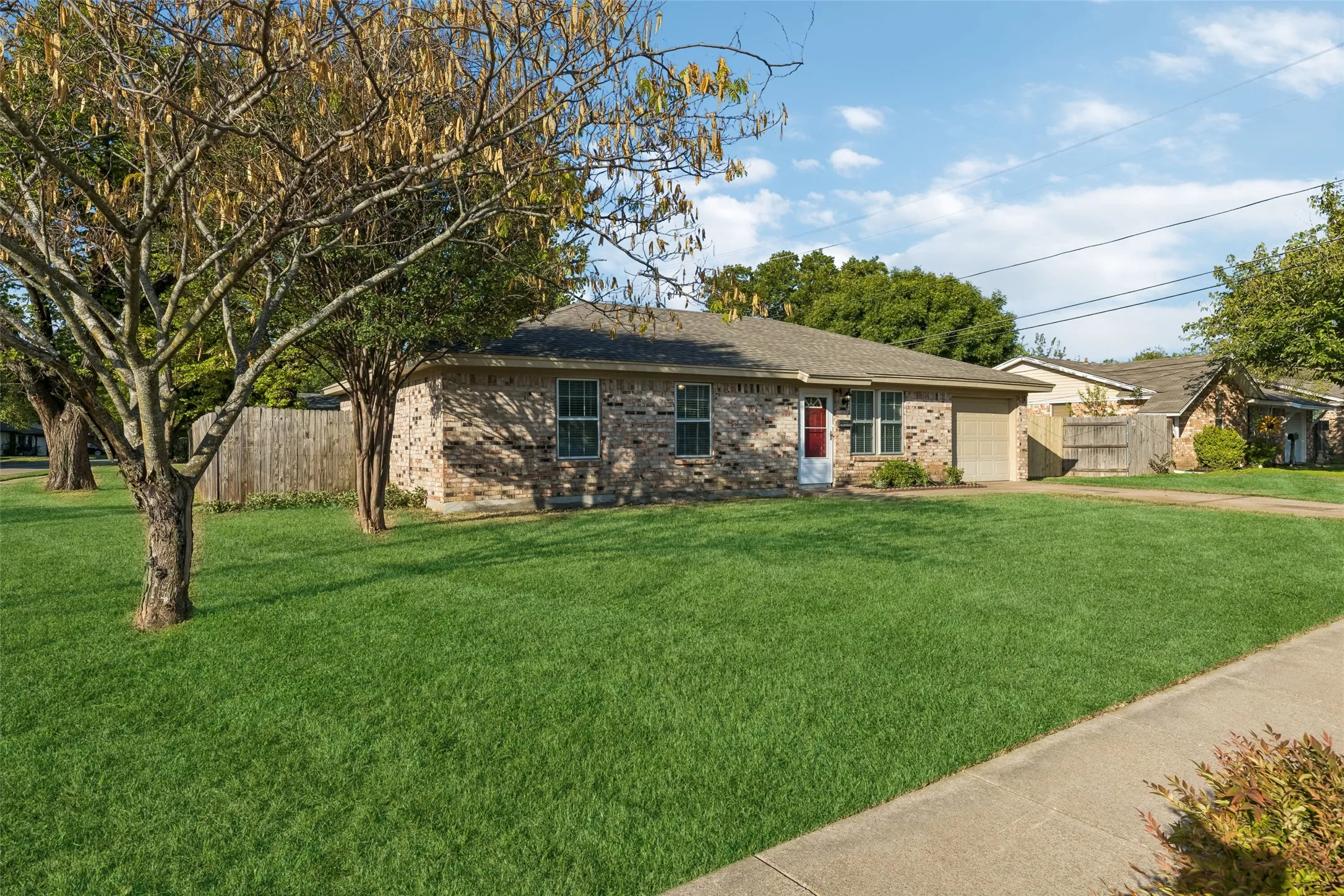 Single Family Residence For Rent