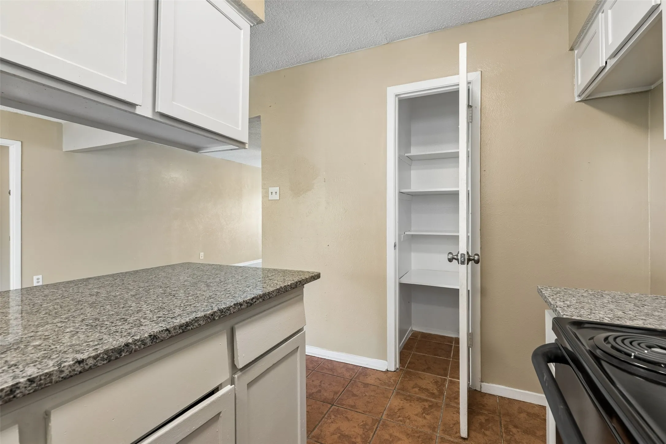 Single Family Residence For Rent in Johnson County , 501 NW Renfro Street, Burleson, Texas 76028, 3 Bedroom, 2 Bathroom, 1 Garage spaces, 1,233 Sqft, built in 1975, mls#21405663, Real Estate Agent in Burleson, Homes For Rent in Johnson county, Homes For Rent in Burleson, Realtor in Burleson Texas, Real Estate Brokerage Independent Realty Texas, Luminita Cordes Realtor