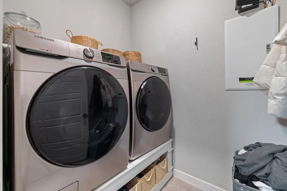 Single Family Residence For Sale in Denton County , 1905 13th Street, Argyle, Texas 76226, 5 Bedroom, 3 Bathroom, 2 Garage spaces, 2,760 Sqft, built in 2018, mls#21410597, Real Estate Agent in Argyle, Homes For Sale in Denton county, Homes For Sale in Argyle, Realtor in Argyle Texas, Real Estate Brokerage Independent Realty Texas, Luminita Cordes Realtor