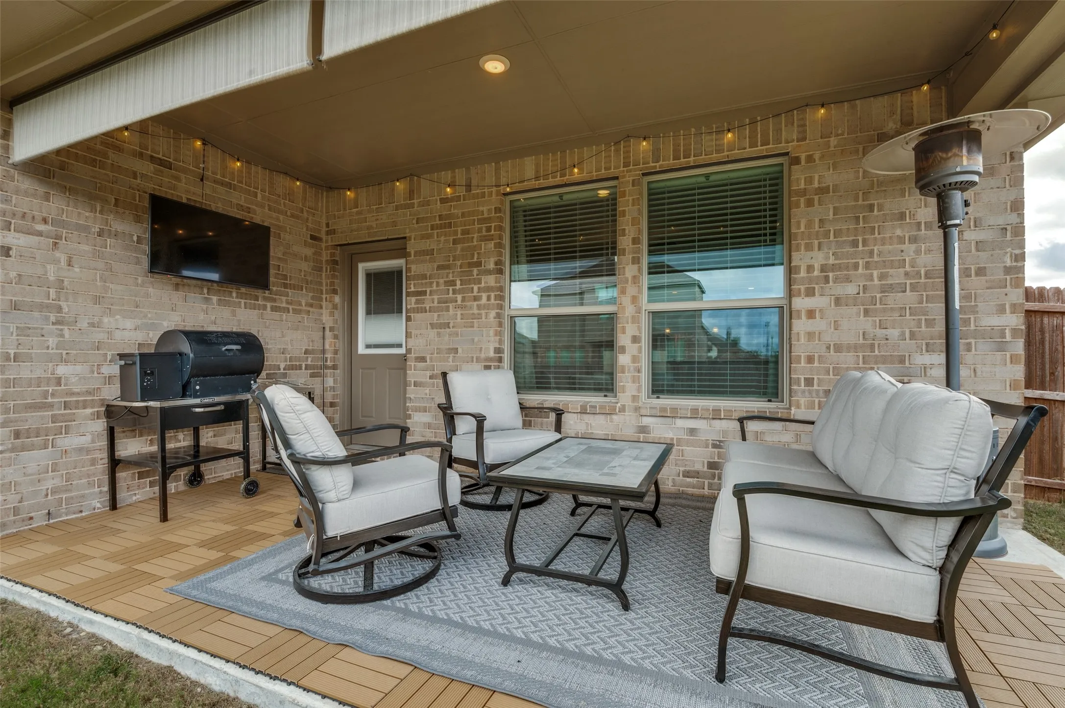 Single Family Residence For Sale in Ellis County , 641 Grove Park Lane, Midlothian, Texas 76065, 3 Bedroom, 3 Bathroom, 2 Garage spaces, 2,190 Sqft, built in 2021, mls#21398223, Real Estate Agent in Midlothian, Homes For Sale in Ellis county, Homes For Sale in Midlothian, Realtor in Midlothian Texas, Real Estate Brokerage Independent Realty Texas, Luminita Cordes Realtor