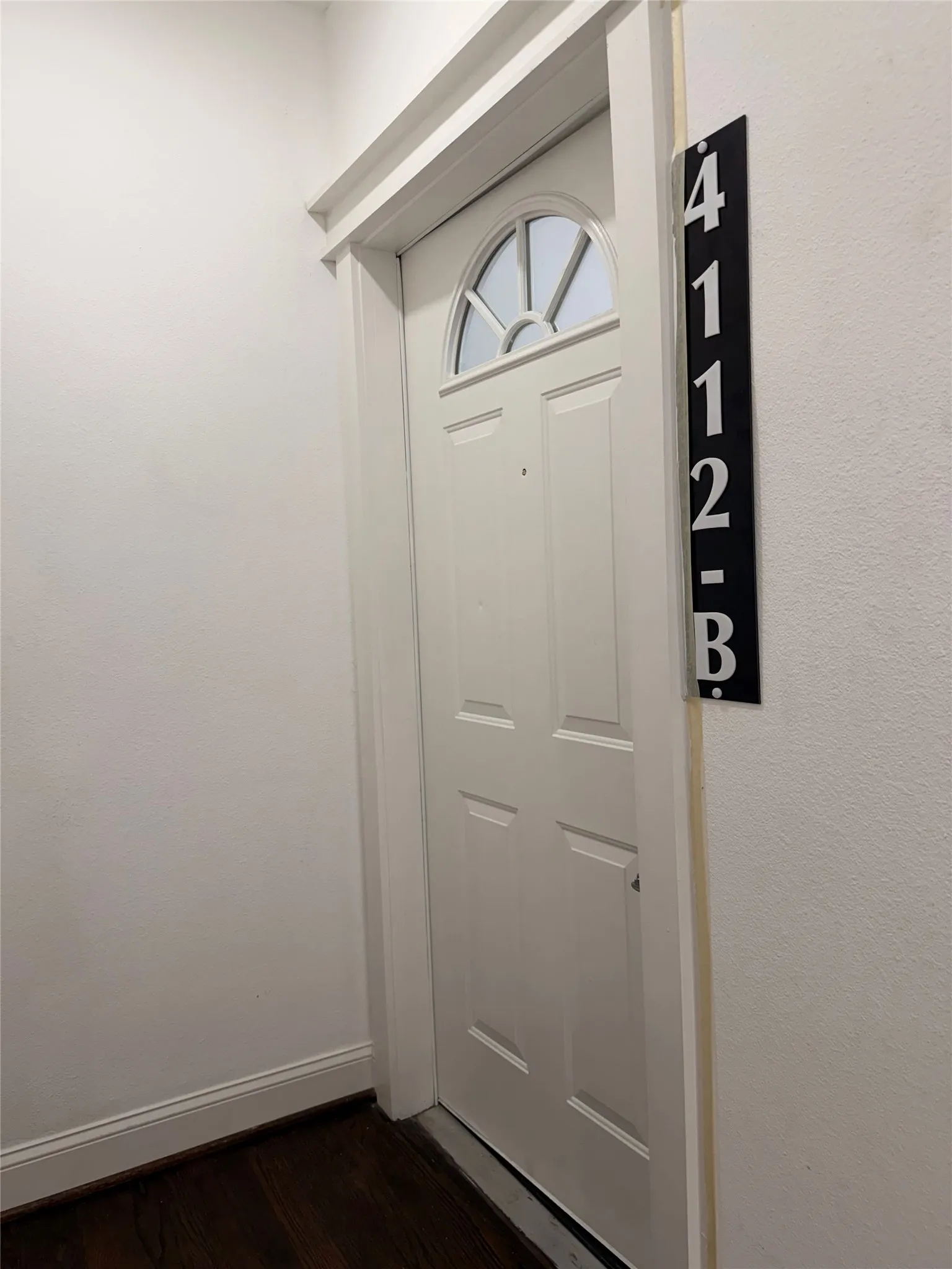 Quadruplex For Rent in Dallas County , 4112 Junius Street B, Dallas, Texas 75246, 1 Bedroom, 1 Bathroom, Garage spaces, 1,042 Sqft, built in 1924, mls#21410641, Real Estate Agent in Dallas, Homes For Rent in Dallas county, Homes For Rent in Dallas, Realtor in Dallas Texas, Real Estate Brokerage Independent Realty Texas, Luminita Cordes Realtor
