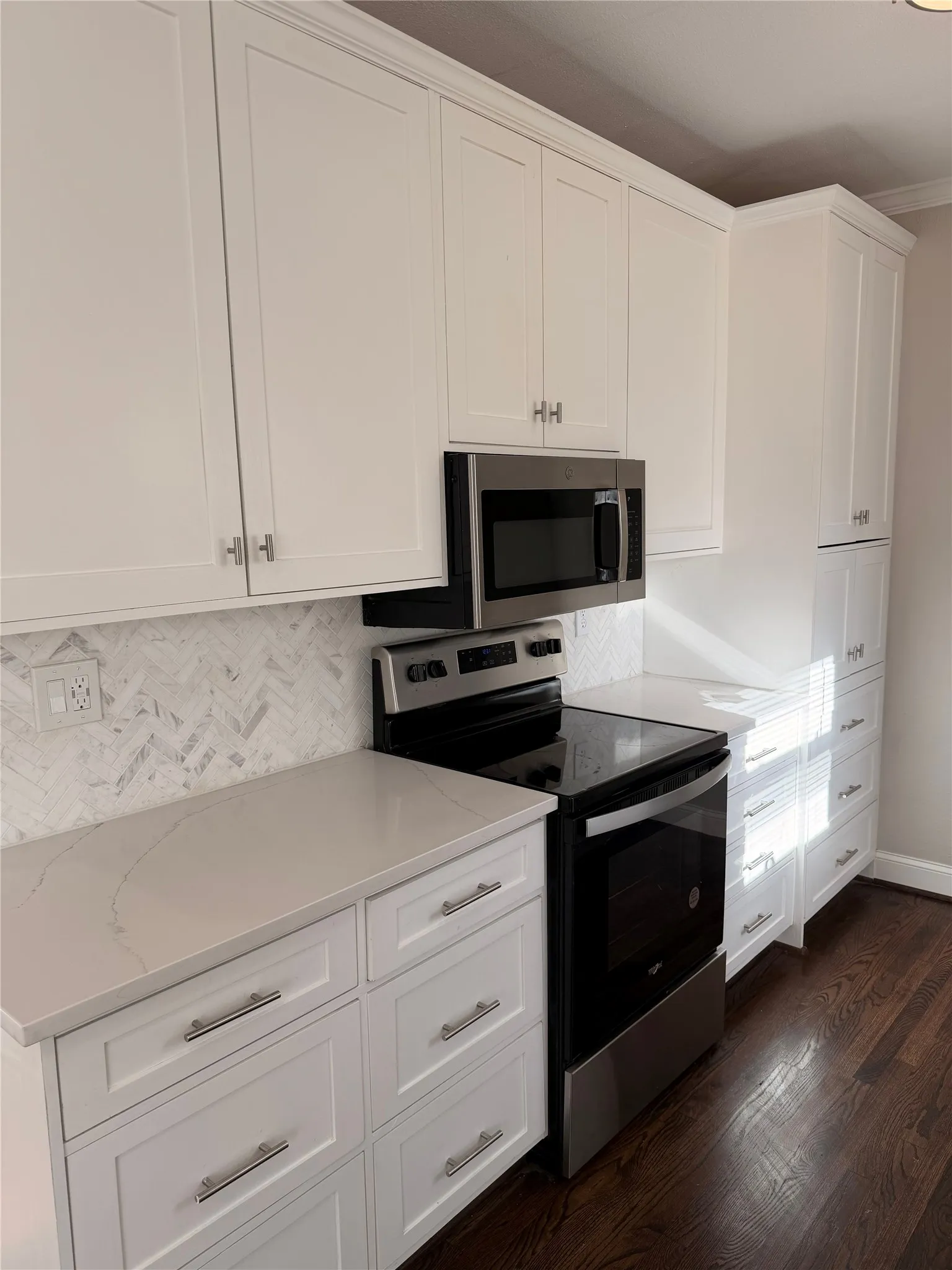 Quadruplex For Rent in Dallas County , 4112 Junius Street B, Dallas, Texas 75246, 1 Bedroom, 1 Bathroom, Garage spaces, 1,042 Sqft, built in 1924, mls#21410641, Real Estate Agent in Dallas, Homes For Rent in Dallas county, Homes For Rent in Dallas, Realtor in Dallas Texas, Real Estate Brokerage Independent Realty Texas, Luminita Cordes Realtor