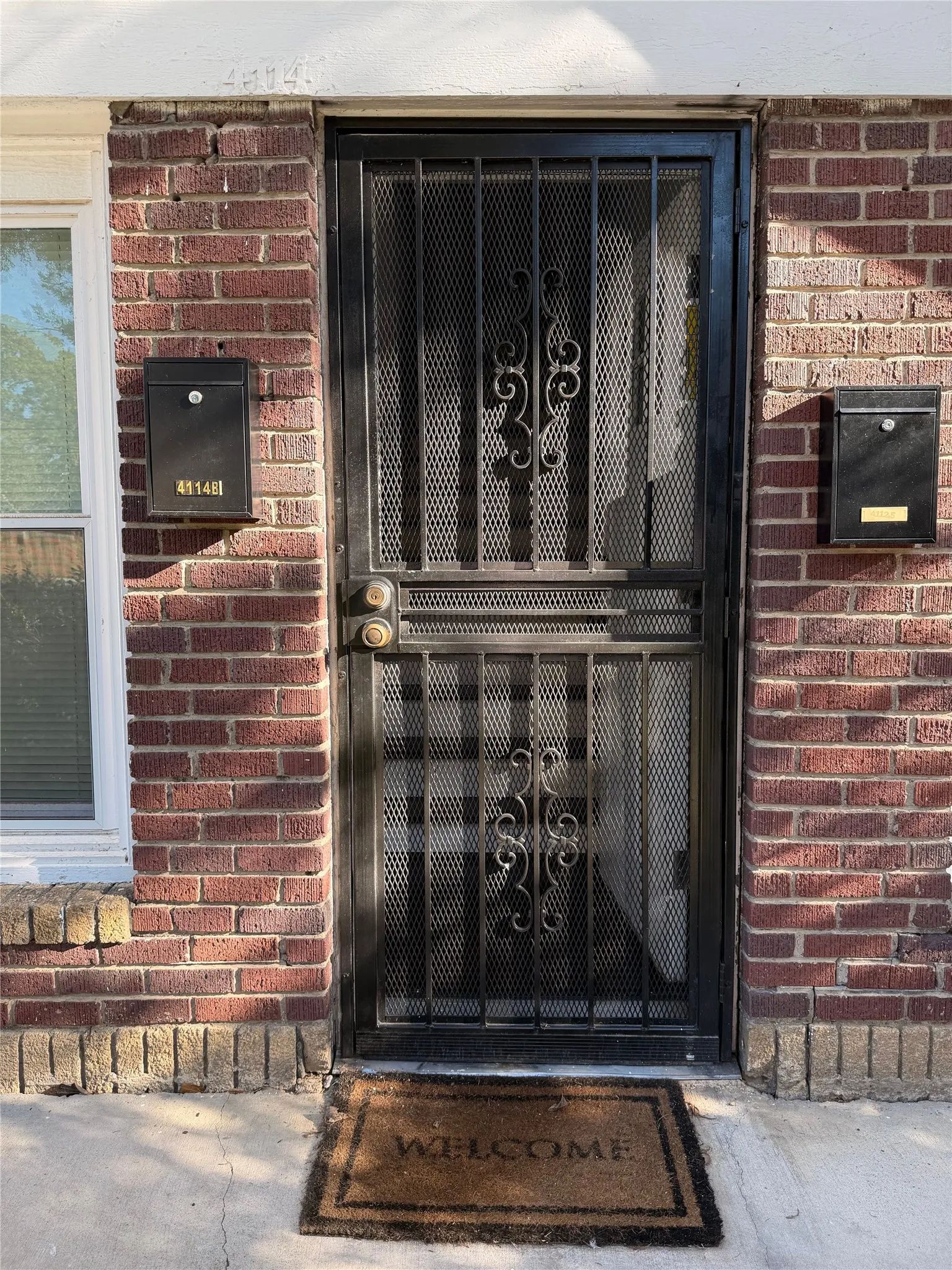 Quadruplex For Rent in Dallas County , 4112 Junius Street B, Dallas, Texas 75246, 1 Bedroom, 1 Bathroom, Garage spaces, 1,042 Sqft, built in 1924, mls#21410641, Real Estate Agent in Dallas, Homes For Rent in Dallas county, Homes For Rent in Dallas, Realtor in Dallas Texas, Real Estate Brokerage Independent Realty Texas, Luminita Cordes Realtor