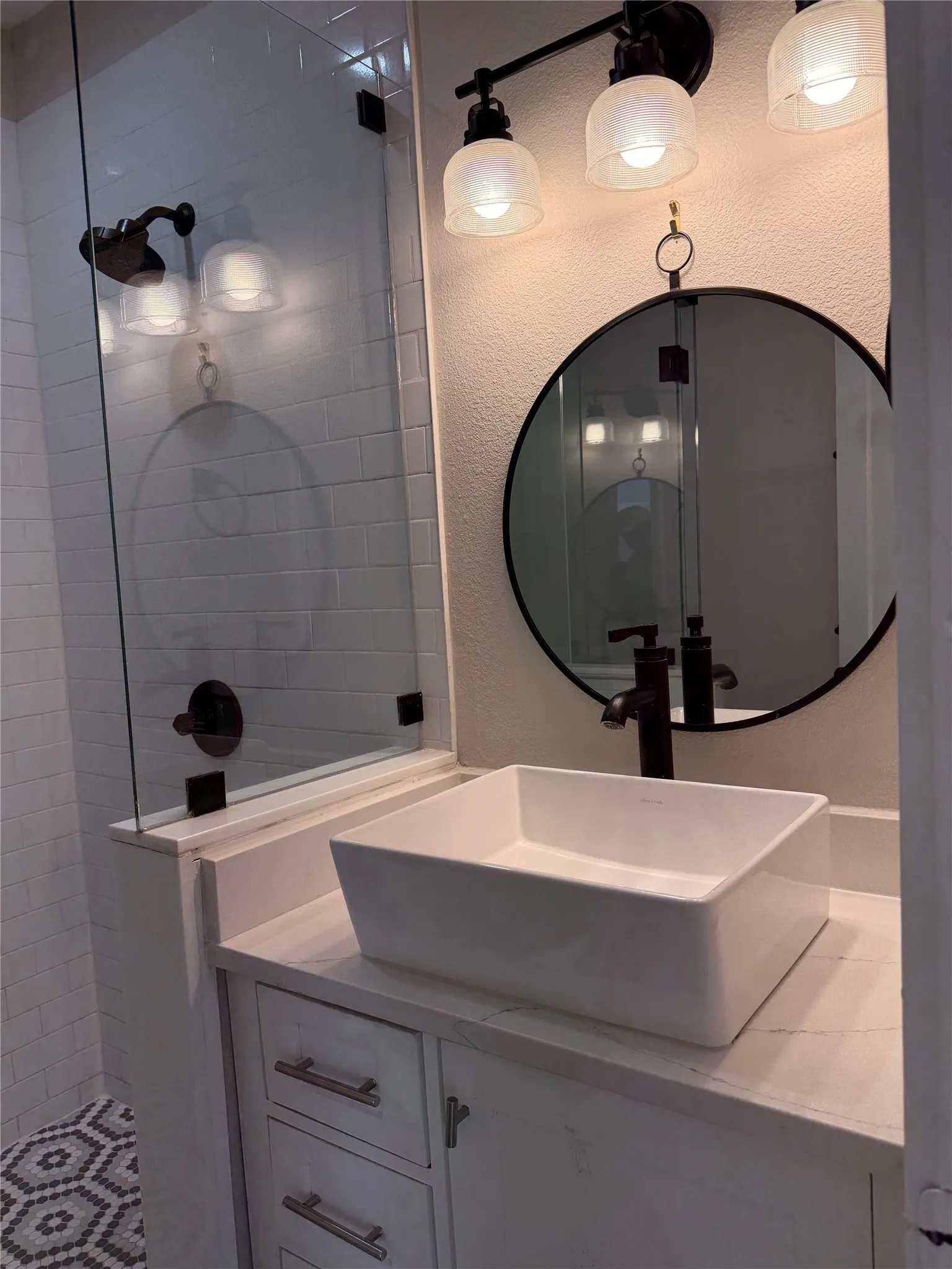 Quadruplex For Rent in Dallas County , 4112 Junius Street B, Dallas, Texas 75246, 1 Bedroom, 1 Bathroom, Garage spaces, 1,042 Sqft, built in 1924, mls#21410641, Real Estate Agent in Dallas, Homes For Rent in Dallas county, Homes For Rent in Dallas, Realtor in Dallas Texas, Real Estate Brokerage Independent Realty Texas, Luminita Cordes Realtor