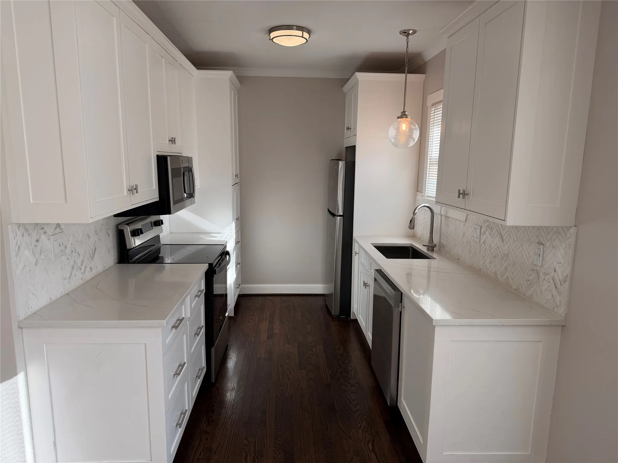 Quadruplex For Rent in Dallas County , 4112 Junius Street B, Dallas, Texas 75246, 1 Bedroom, 1 Bathroom, Garage spaces, 1,042 Sqft, built in 1924, mls#21410641, Real Estate Agent in Dallas, Homes For Rent in Dallas county, Homes For Rent in Dallas, Realtor in Dallas Texas, Real Estate Brokerage Independent Realty Texas, Luminita Cordes Realtor