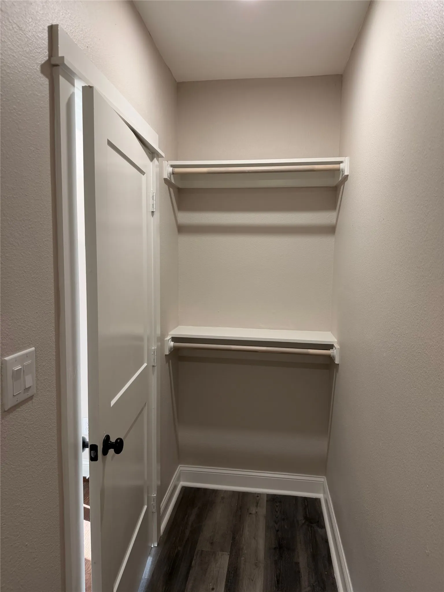 Quadruplex For Rent in Dallas County , 4112 Junius Street B, Dallas, Texas 75246, 1 Bedroom, 1 Bathroom, Garage spaces, 1,042 Sqft, built in 1924, mls#21410641, Real Estate Agent in Dallas, Homes For Rent in Dallas county, Homes For Rent in Dallas, Realtor in Dallas Texas, Real Estate Brokerage Independent Realty Texas, Luminita Cordes Realtor