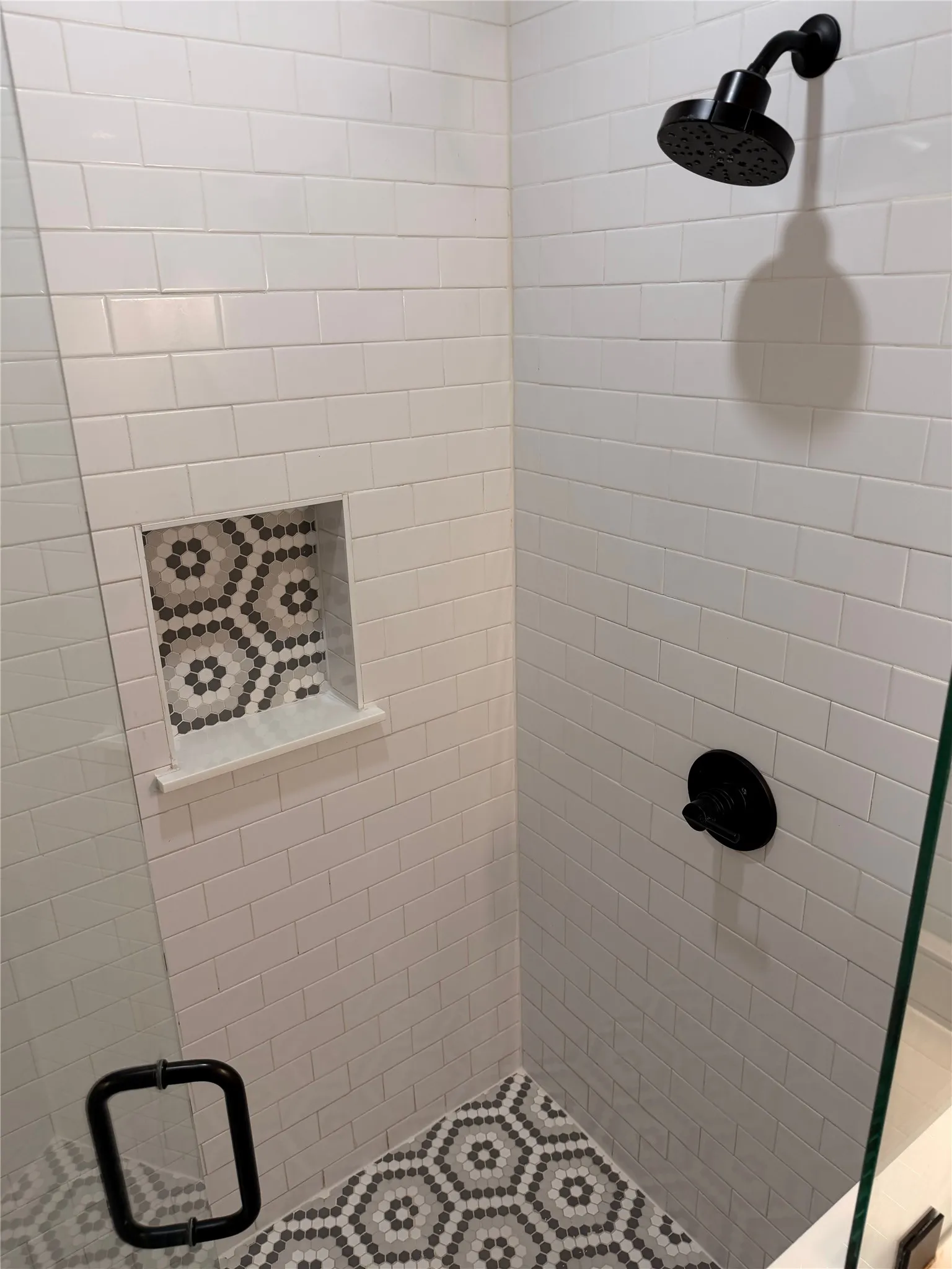 Quadruplex For Rent in Dallas County , 4112 Junius Street B, Dallas, Texas 75246, 1 Bedroom, 1 Bathroom, Garage spaces, 1,042 Sqft, built in 1924, mls#21410641, Real Estate Agent in Dallas, Homes For Rent in Dallas county, Homes For Rent in Dallas, Realtor in Dallas Texas, Real Estate Brokerage Independent Realty Texas, Luminita Cordes Realtor