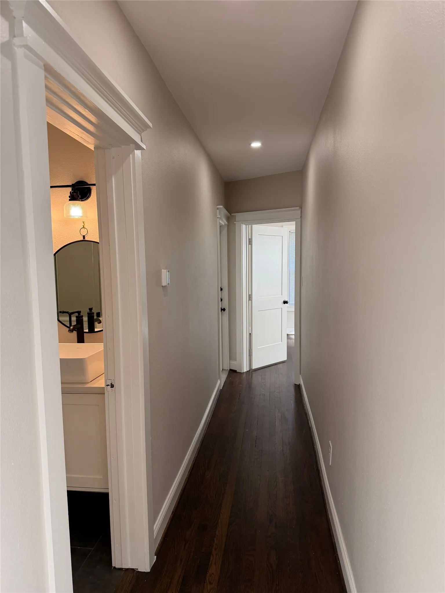 Quadruplex For Rent in Dallas County , 4112 Junius Street B, Dallas, Texas 75246, 1 Bedroom, 1 Bathroom, Garage spaces, 1,042 Sqft, built in 1924, mls#21410641, Real Estate Agent in Dallas, Homes For Rent in Dallas county, Homes For Rent in Dallas, Realtor in Dallas Texas, Real Estate Brokerage Independent Realty Texas, Luminita Cordes Realtor