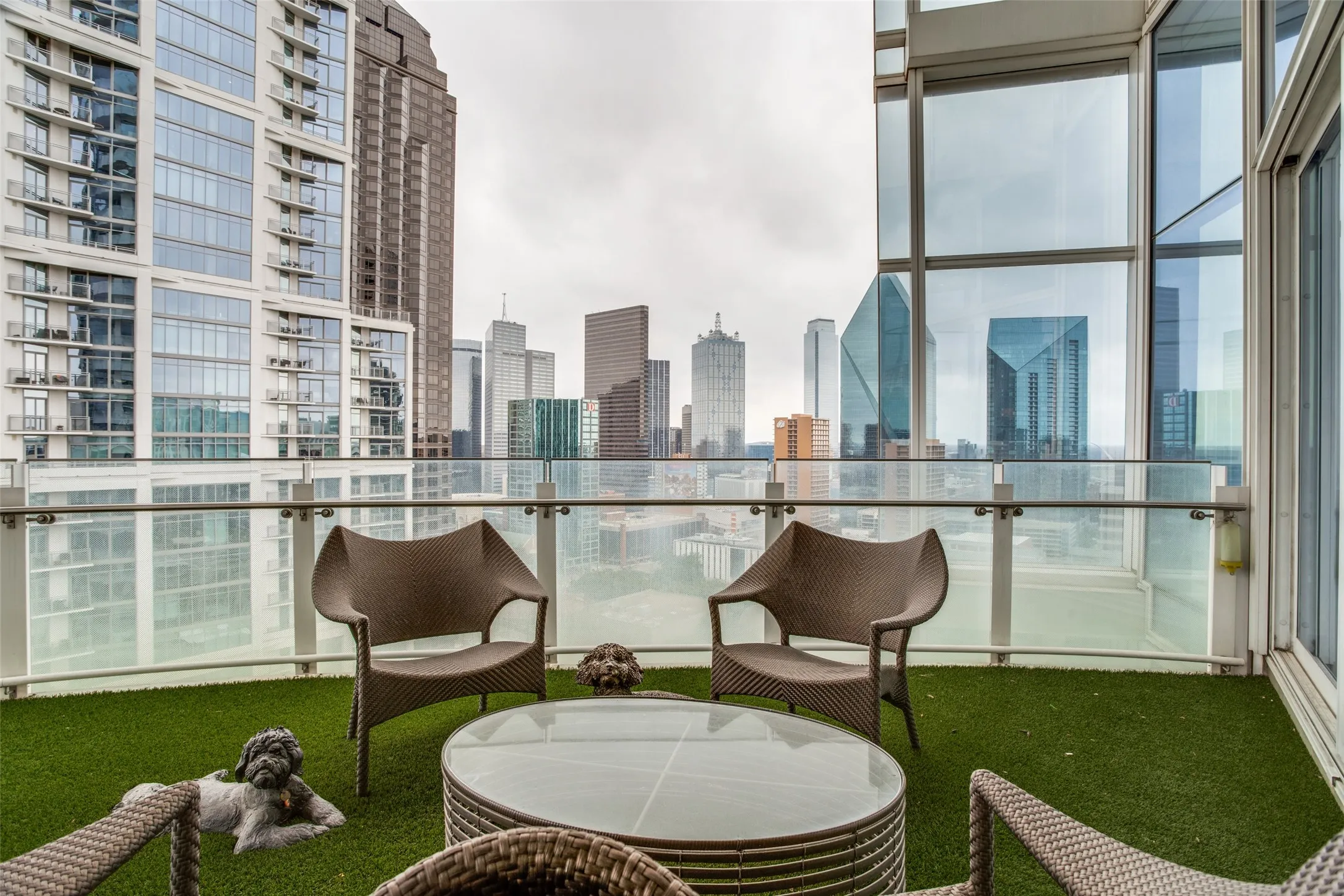Condominium For Rent in Dallas County , 1918 Olive Street 1902, Dallas, Texas 75201, 2 Bedroom, 3 Bathroom, 3 Garage spaces, 4,998 Sqft, built in 2014, mls#21410489, Real Estate Agent in Dallas, Homes For Rent in Dallas county, Homes For Rent in Dallas, Realtor in Dallas Texas, Real Estate Brokerage Independent Realty Texas, Luminita Cordes Realtor