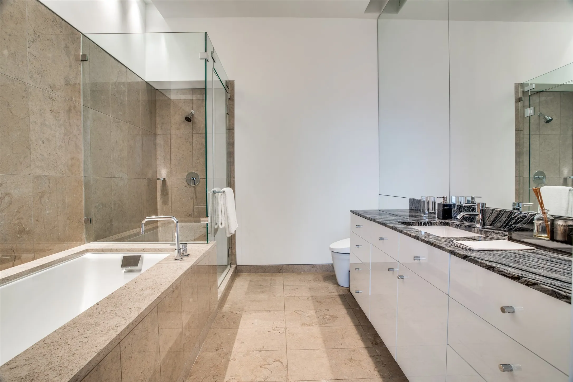 Condominium For Rent in Dallas County , 1918 Olive Street 1902, Dallas, Texas 75201, 2 Bedroom, 3 Bathroom, 3 Garage spaces, 4,998 Sqft, built in 2014, mls#21410489, Real Estate Agent in Dallas, Homes For Rent in Dallas county, Homes For Rent in Dallas, Realtor in Dallas Texas, Real Estate Brokerage Independent Realty Texas, Luminita Cordes Realtor