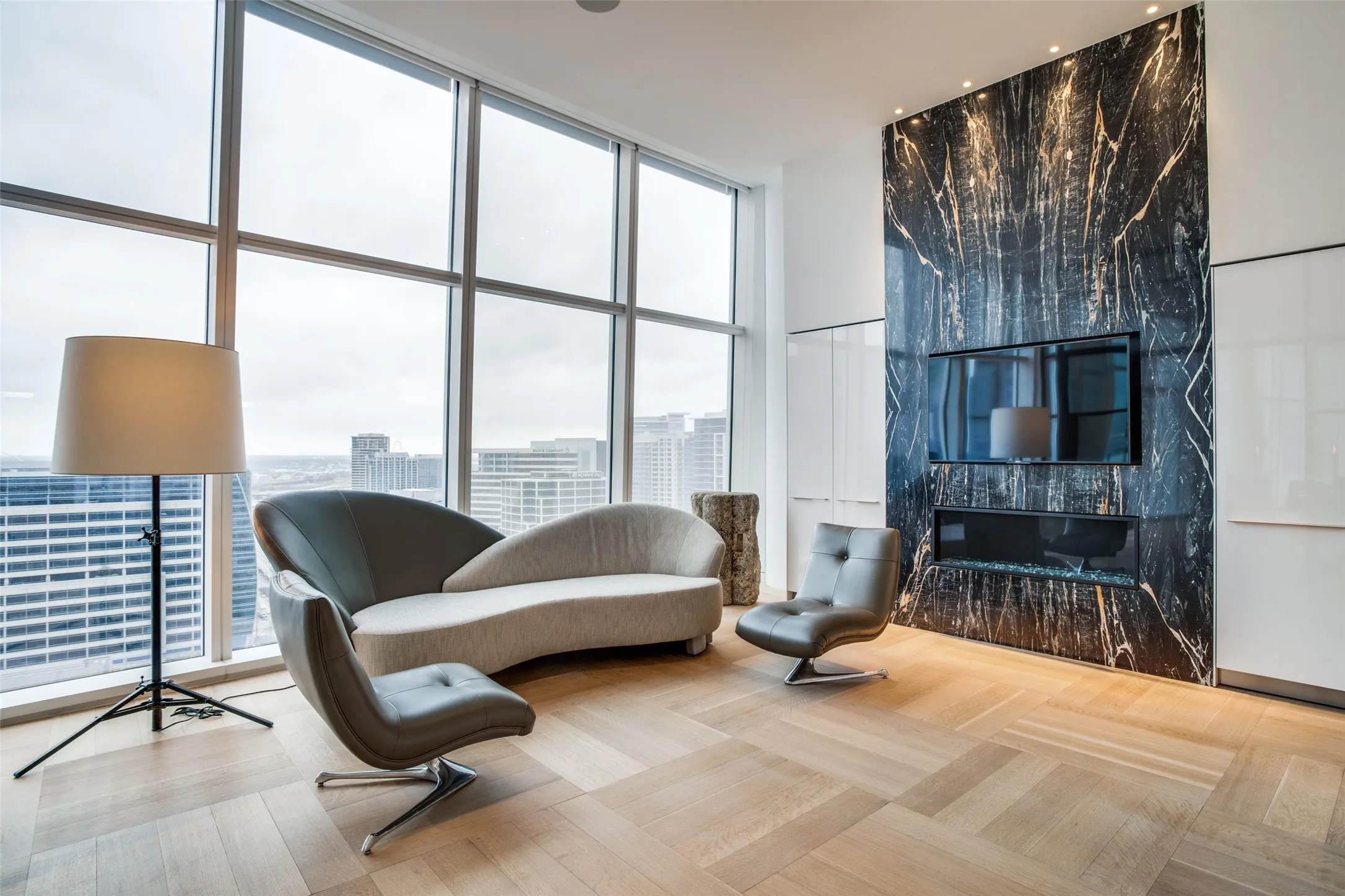 Condominium For Rent in Dallas County , 1918 Olive Street 1902, Dallas, Texas 75201, 2 Bedroom, 3 Bathroom, 3 Garage spaces, 4,998 Sqft, built in 2014, mls#21410489, Real Estate Agent in Dallas, Homes For Rent in Dallas county, Homes For Rent in Dallas, Realtor in Dallas Texas, Real Estate Brokerage Independent Realty Texas, Luminita Cordes Realtor