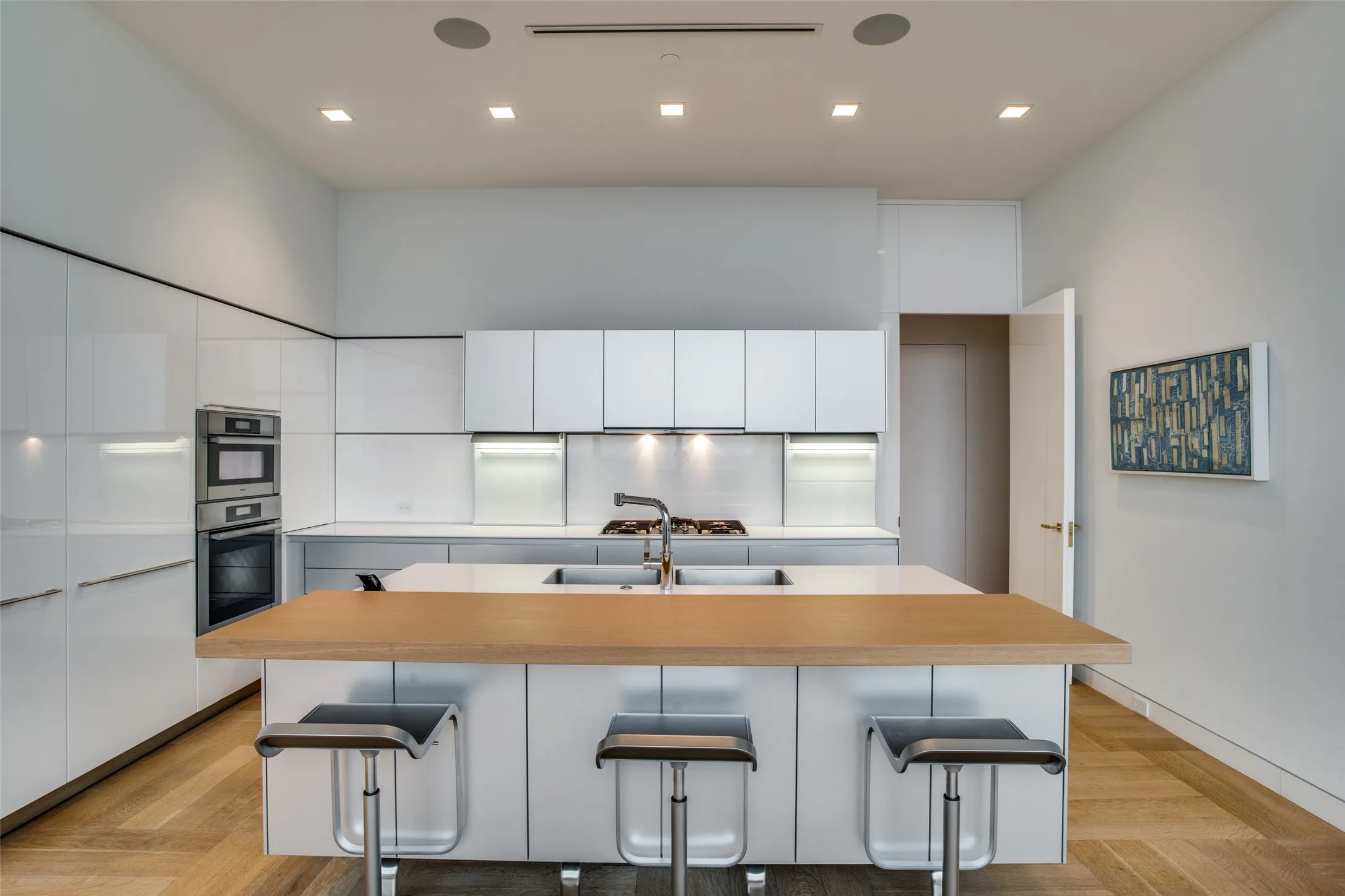 Condominium For Rent in Dallas County , 1918 Olive Street 1902, Dallas, Texas 75201, 2 Bedroom, 3 Bathroom, 3 Garage spaces, 4,998 Sqft, built in 2014, mls#21410489, Real Estate Agent in Dallas, Homes For Rent in Dallas county, Homes For Rent in Dallas, Realtor in Dallas Texas, Real Estate Brokerage Independent Realty Texas, Luminita Cordes Realtor