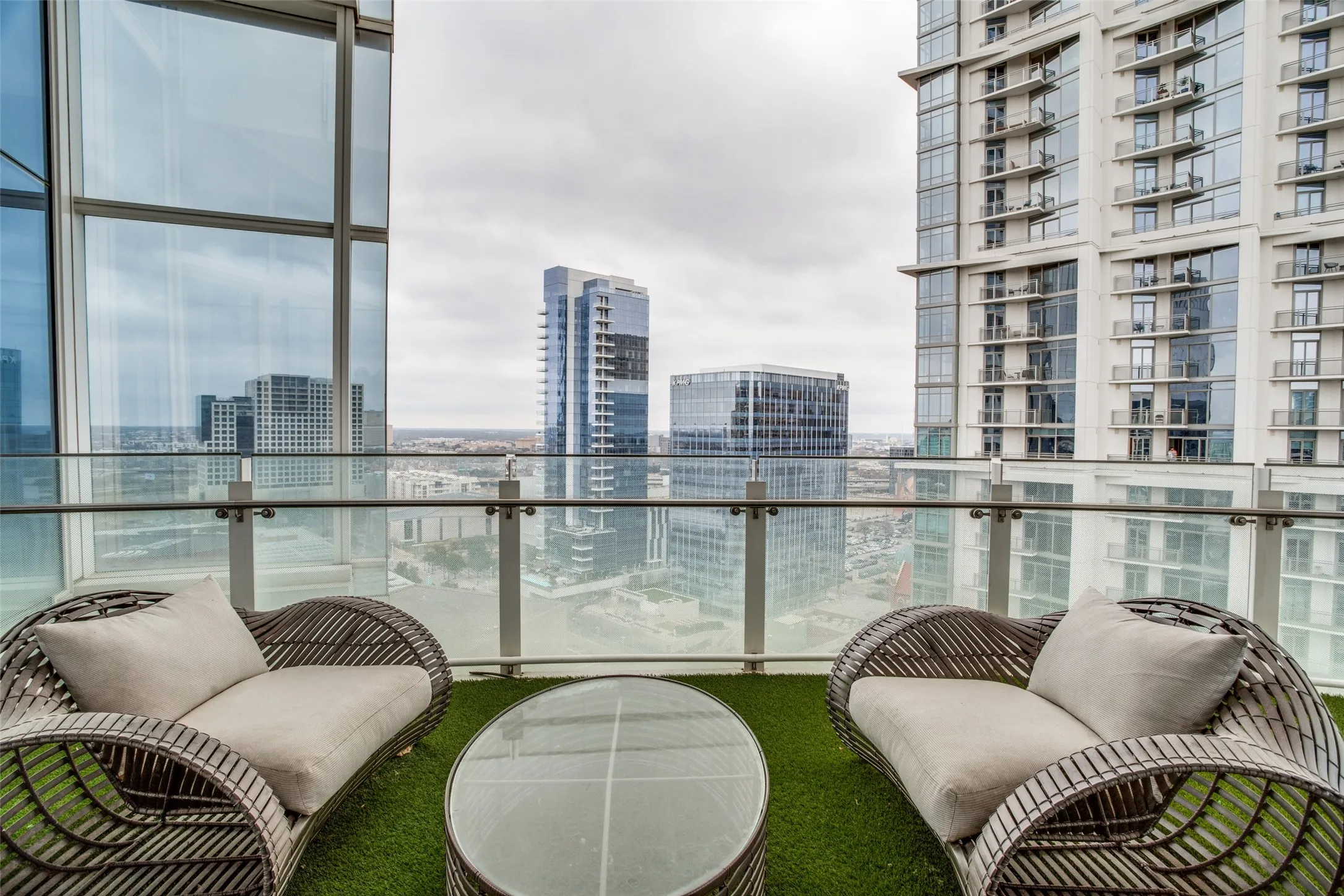 Condominium For Rent in Dallas County , 1918 Olive Street 1902, Dallas, Texas 75201, 2 Bedroom, 3 Bathroom, 3 Garage spaces, 4,998 Sqft, built in 2014, mls#21410489, Real Estate Agent in Dallas, Homes For Rent in Dallas county, Homes For Rent in Dallas, Realtor in Dallas Texas, Real Estate Brokerage Independent Realty Texas, Luminita Cordes Realtor