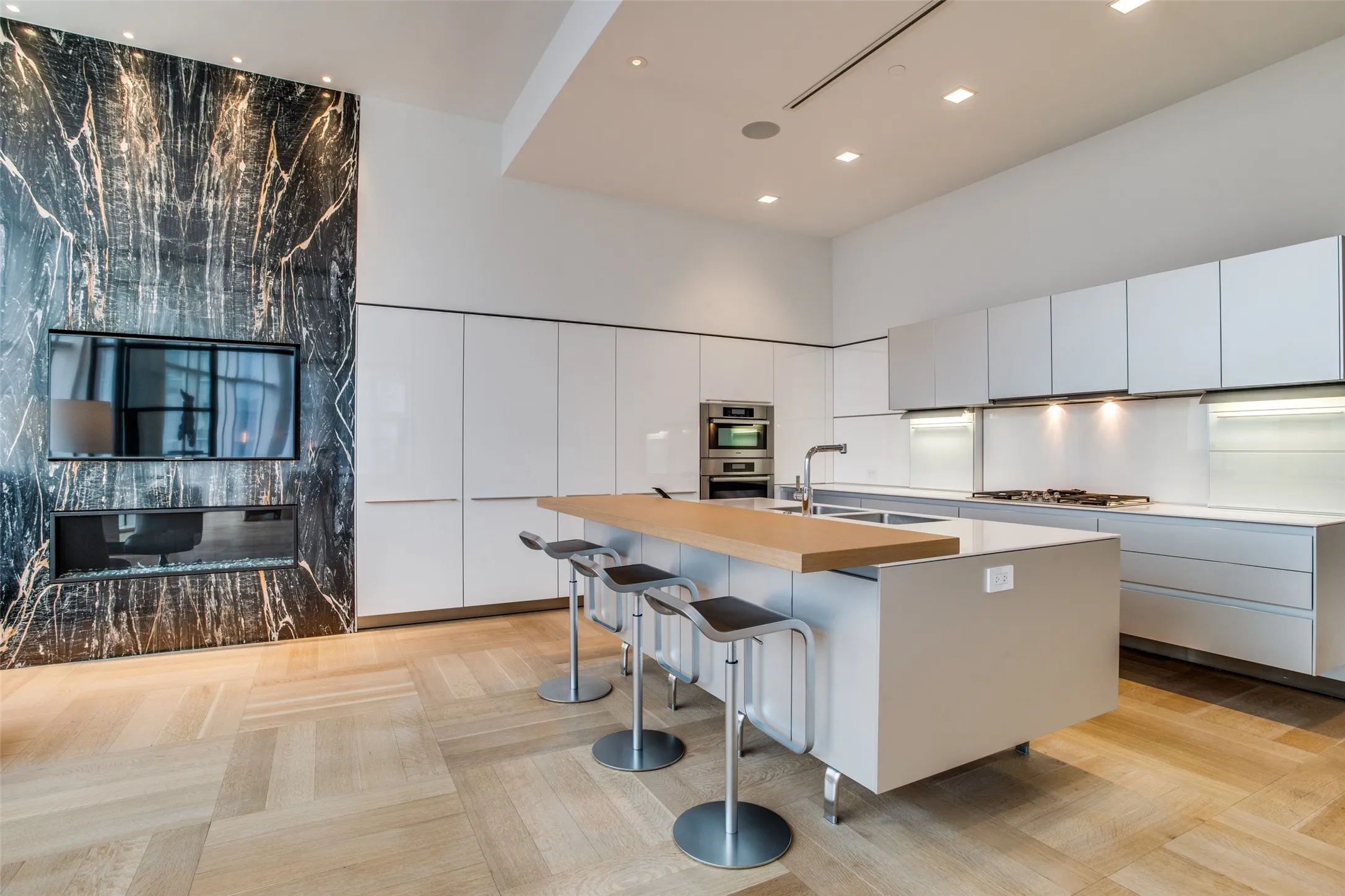 Condominium For Rent in Dallas County , 1918 Olive Street 1902, Dallas, Texas 75201, 2 Bedroom, 3 Bathroom, 3 Garage spaces, 4,998 Sqft, built in 2014, mls#21410489, Real Estate Agent in Dallas, Homes For Rent in Dallas county, Homes For Rent in Dallas, Realtor in Dallas Texas, Real Estate Brokerage Independent Realty Texas, Luminita Cordes Realtor