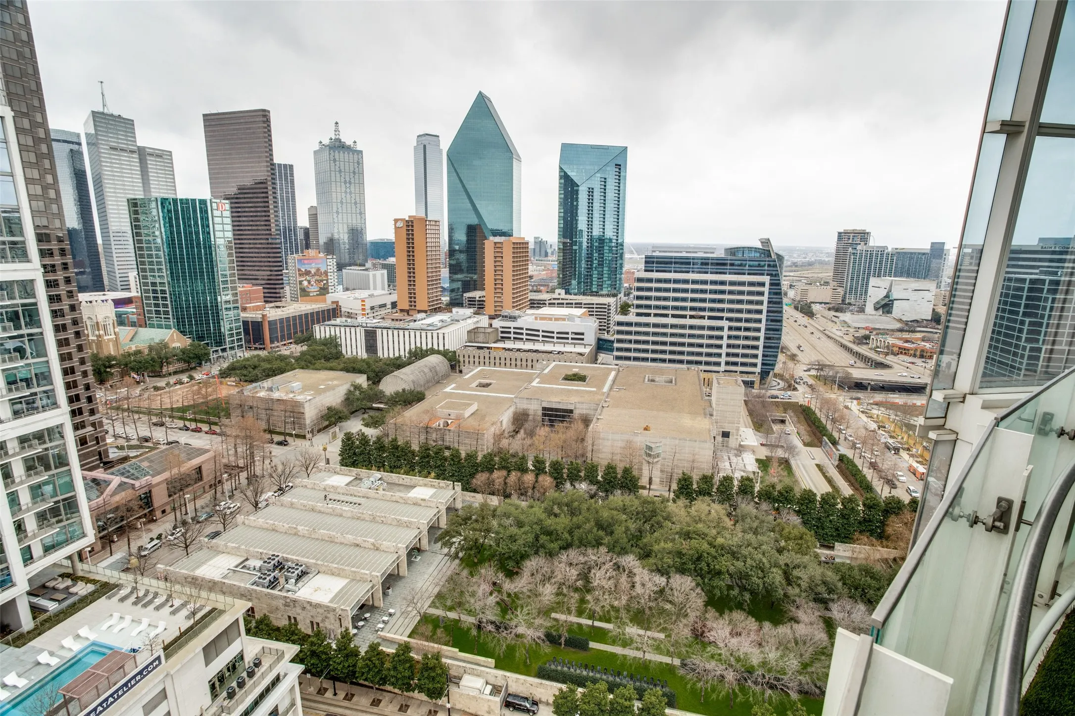 Condominium For Rent in Dallas County , 1918 Olive Street 1902, Dallas, Texas 75201, 2 Bedroom, 3 Bathroom, 3 Garage spaces, 4,998 Sqft, built in 2014, mls#21410489, Real Estate Agent in Dallas, Homes For Rent in Dallas county, Homes For Rent in Dallas, Realtor in Dallas Texas, Real Estate Brokerage Independent Realty Texas, Luminita Cordes Realtor