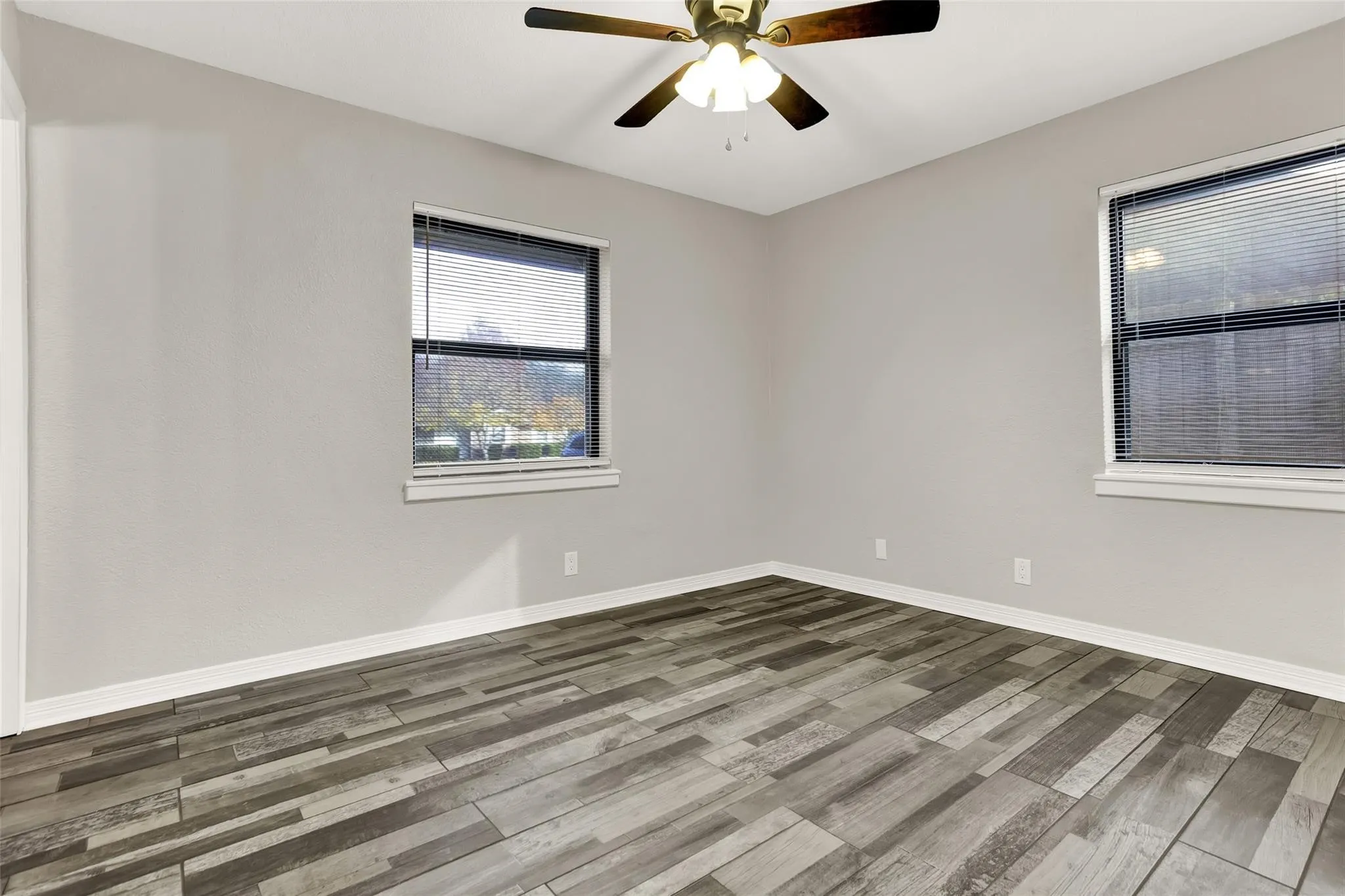 Single Family Residence For Rent in Grayson County , 600 Patricia Drive, Sherman, Texas 75090, 3 Bedroom, 2 Bathroom, 2 Garage spaces, 1,250 Sqft, built in 1965, mls#21410654, Real Estate Agent in Sherman, Homes For Rent in Grayson county, Homes For Rent in Sherman, Realtor in Sherman Texas, Real Estate Brokerage Independent Realty Texas, Luminita Cordes Realtor