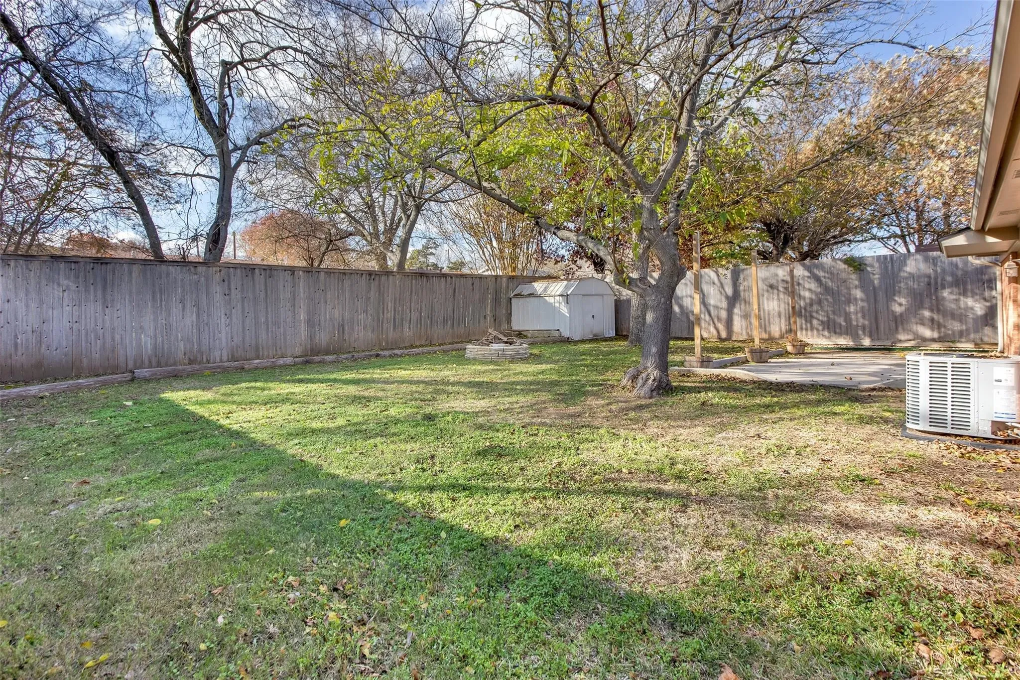Single Family Residence For Rent in Grayson County , 600 Patricia Drive, Sherman, Texas 75090, 3 Bedroom, 2 Bathroom, 2 Garage spaces, 1,250 Sqft, built in 1965, mls#21410654, Real Estate Agent in Sherman, Homes For Rent in Grayson county, Homes For Rent in Sherman, Realtor in Sherman Texas, Real Estate Brokerage Independent Realty Texas, Luminita Cordes Realtor