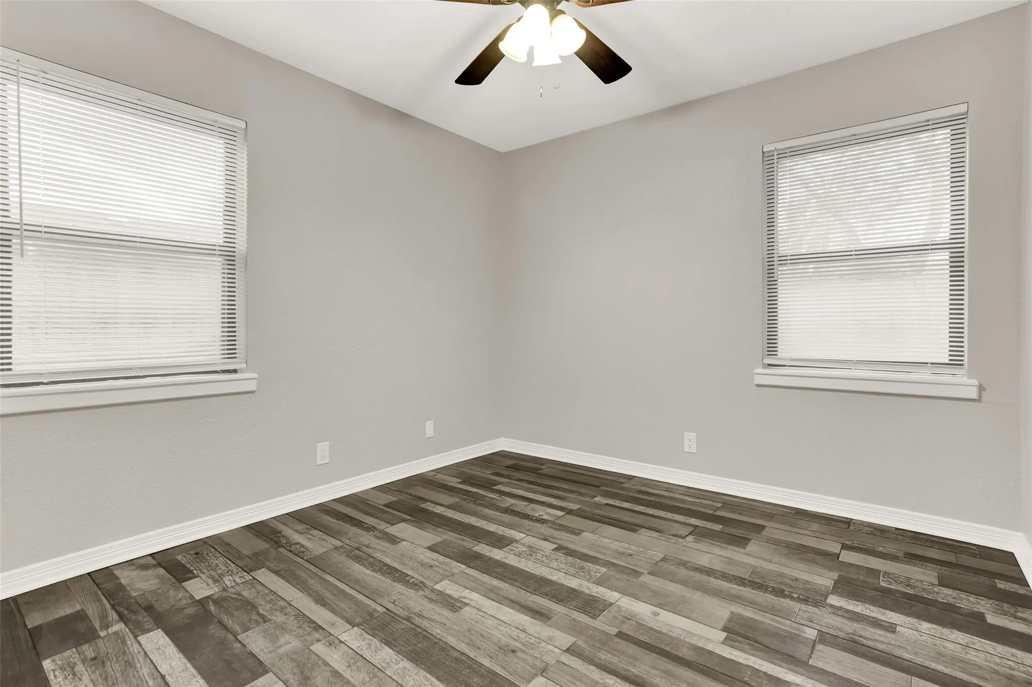 Single Family Residence For Rent in Grayson County , 600 Patricia Drive, Sherman, Texas 75090, 3 Bedroom, 2 Bathroom, 2 Garage spaces, 1,250 Sqft, built in 1965, mls#21410654, Real Estate Agent in Sherman, Homes For Rent in Grayson county, Homes For Rent in Sherman, Realtor in Sherman Texas, Real Estate Brokerage Independent Realty Texas, Luminita Cordes Realtor