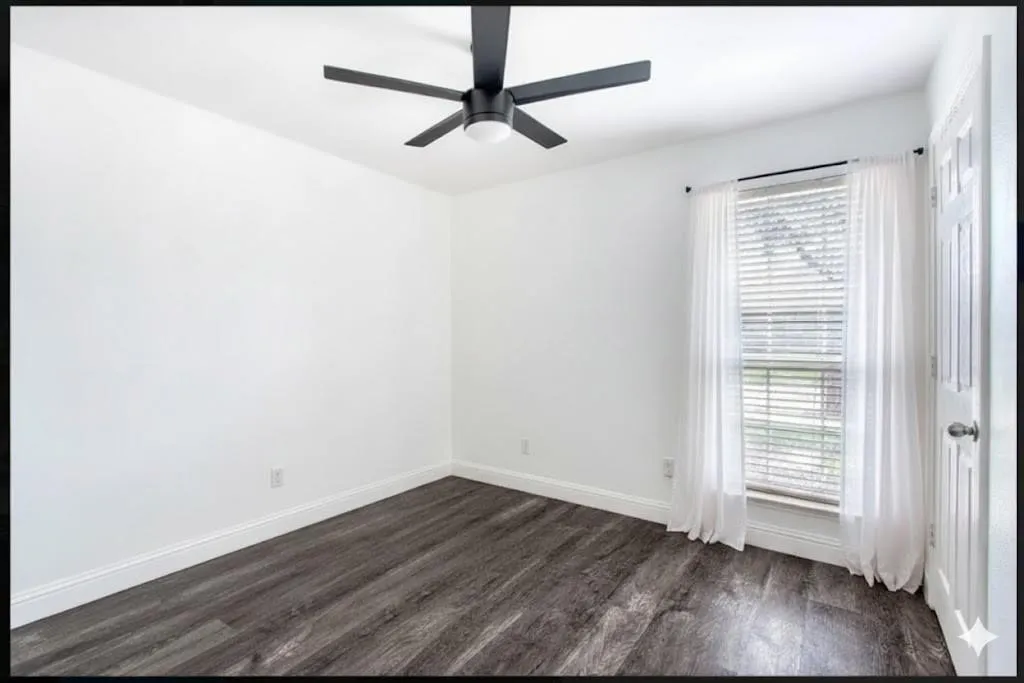 Single Family Residence For Sale in Denton County , 4020 Cherry Ridge Drive, Frisco, Texas 75033, 5 Bedroom, 2 Bathroom, 2 Garage spaces, 2,002 Sqft, built in 2004, mls#21410624, Real Estate Agent in Frisco, Homes For Sale in Denton county, Homes For Sale in Frisco, Realtor in Frisco Texas, Real Estate Brokerage Independent Realty Texas, Luminita Cordes Realtor