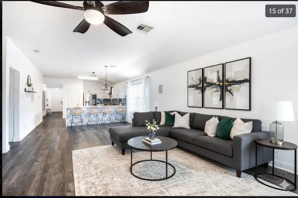 Single Family Residence For Sale in Denton County , 4020 Cherry Ridge Drive, Frisco, Texas 75033, 5 Bedroom, 2 Bathroom, 2 Garage spaces, 2,002 Sqft, built in 2004, mls#21410624, Real Estate Agent in Frisco, Homes For Sale in Denton county, Homes For Sale in Frisco, Realtor in Frisco Texas, Real Estate Brokerage Independent Realty Texas, Luminita Cordes Realtor