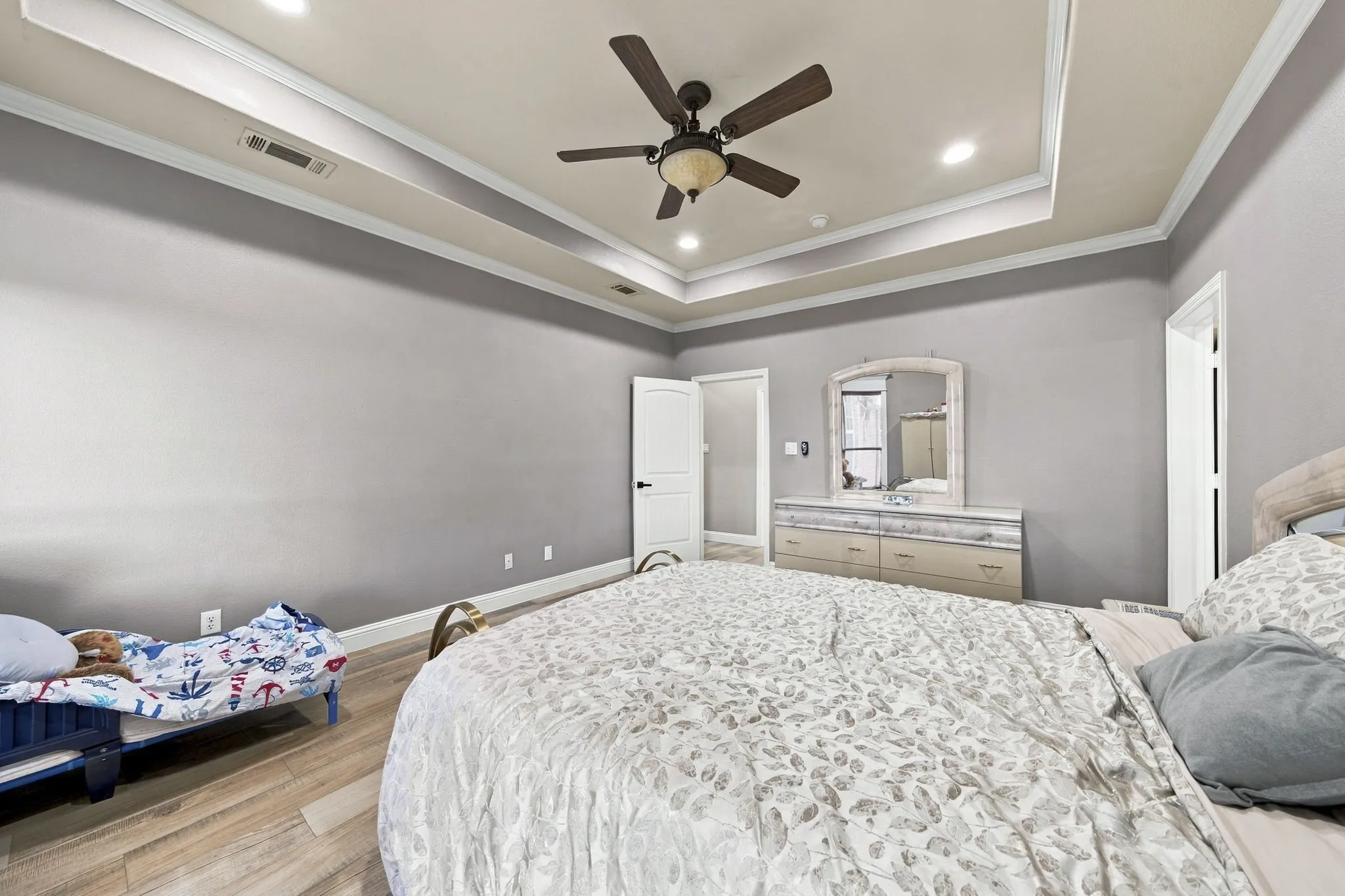 Single Family Residence For Sale in Ellis County , 3220 Baylor Boulevard, Midlothian, Texas 76065, 4 Bedroom, 3 Bathroom, 2 Garage spaces, 3,238 Sqft, built in 2007, mls#21410548, Real Estate Agent in Midlothian, Homes For Sale in Ellis county, Homes For Sale in Midlothian, Realtor in Midlothian Texas, Real Estate Brokerage Independent Realty Texas, Luminita Cordes Realtor