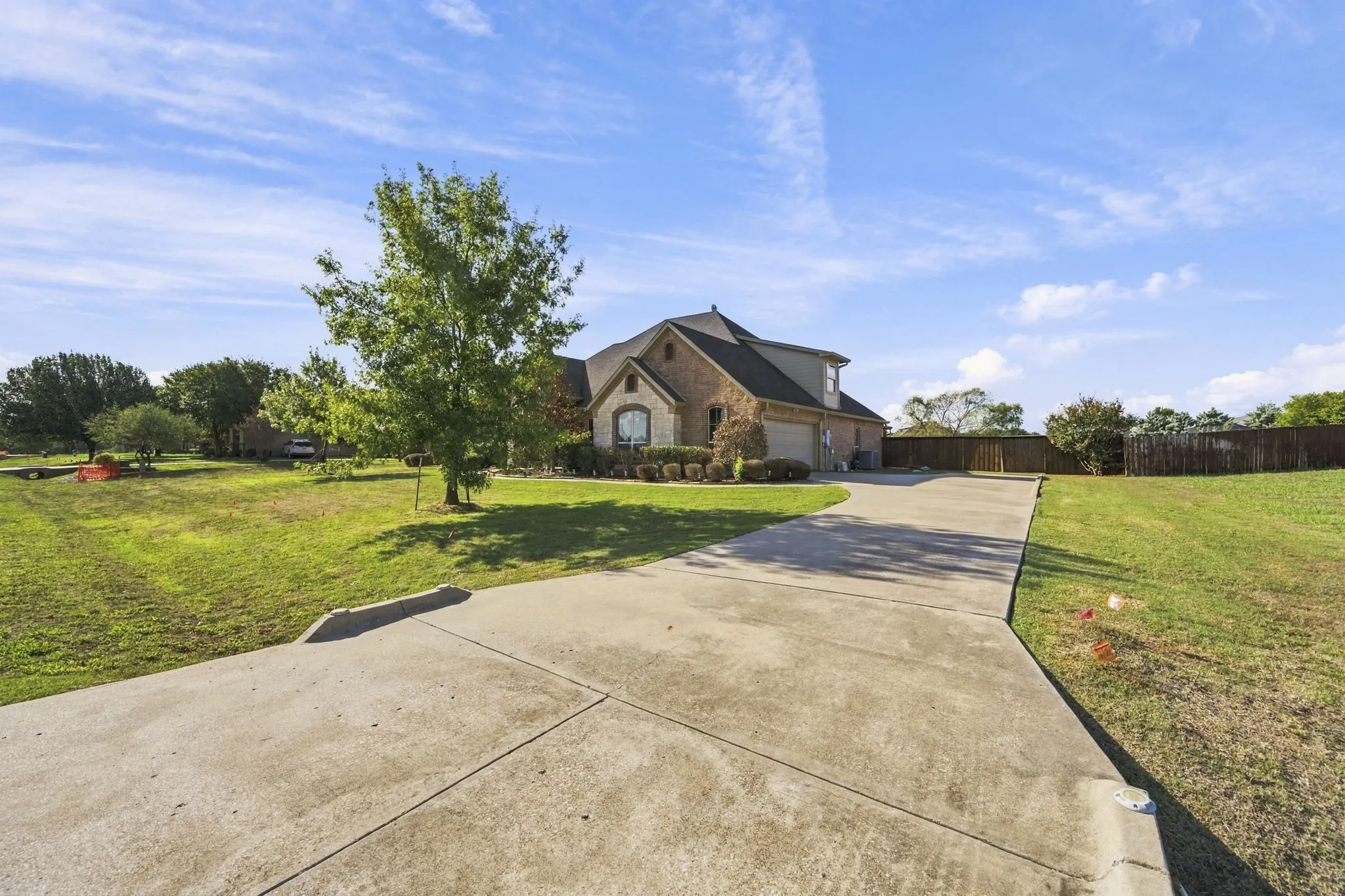 Single Family Residence For Sale in Ellis County , 3220 Baylor Boulevard, Midlothian, Texas 76065, 4 Bedroom, 3 Bathroom, 2 Garage spaces, 3,238 Sqft, built in 2007, mls#21410548, Real Estate Agent in Midlothian, Homes For Sale in Ellis county, Homes For Sale in Midlothian, Realtor in Midlothian Texas, Real Estate Brokerage Independent Realty Texas, Luminita Cordes Realtor