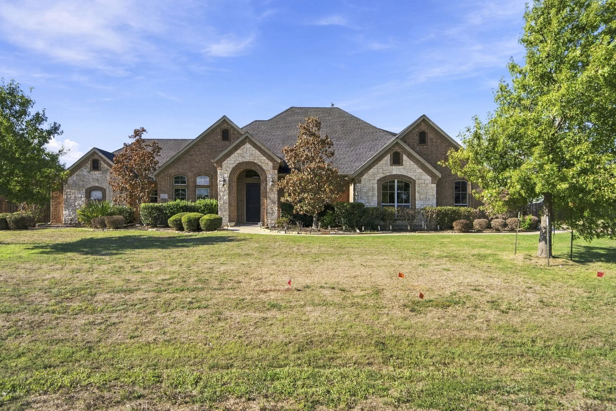 Single Family Residence For Sale in Ellis County , 3220 Baylor Boulevard, Midlothian, Texas 76065, 4 Bedroom, 3 Bathroom, 2 Garage spaces, 3,238 Sqft, built in 2007, mls#21410548, Real Estate Agent in Midlothian, Homes For Sale in Ellis county, Homes For Sale in Midlothian, Realtor in Midlothian Texas, Real Estate Brokerage Independent Realty Texas, Luminita Cordes Realtor