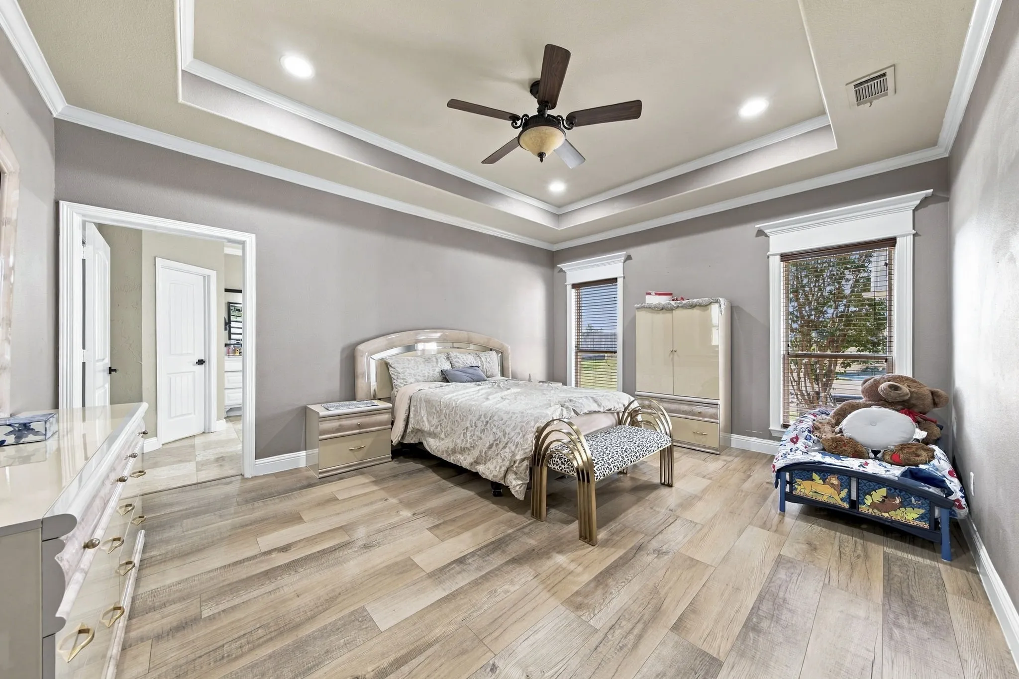 Single Family Residence For Sale in Ellis County , 3220 Baylor Boulevard, Midlothian, Texas 76065, 4 Bedroom, 3 Bathroom, 2 Garage spaces, 3,238 Sqft, built in 2007, mls#21410548, Real Estate Agent in Midlothian, Homes For Sale in Ellis county, Homes For Sale in Midlothian, Realtor in Midlothian Texas, Real Estate Brokerage Independent Realty Texas, Luminita Cordes Realtor