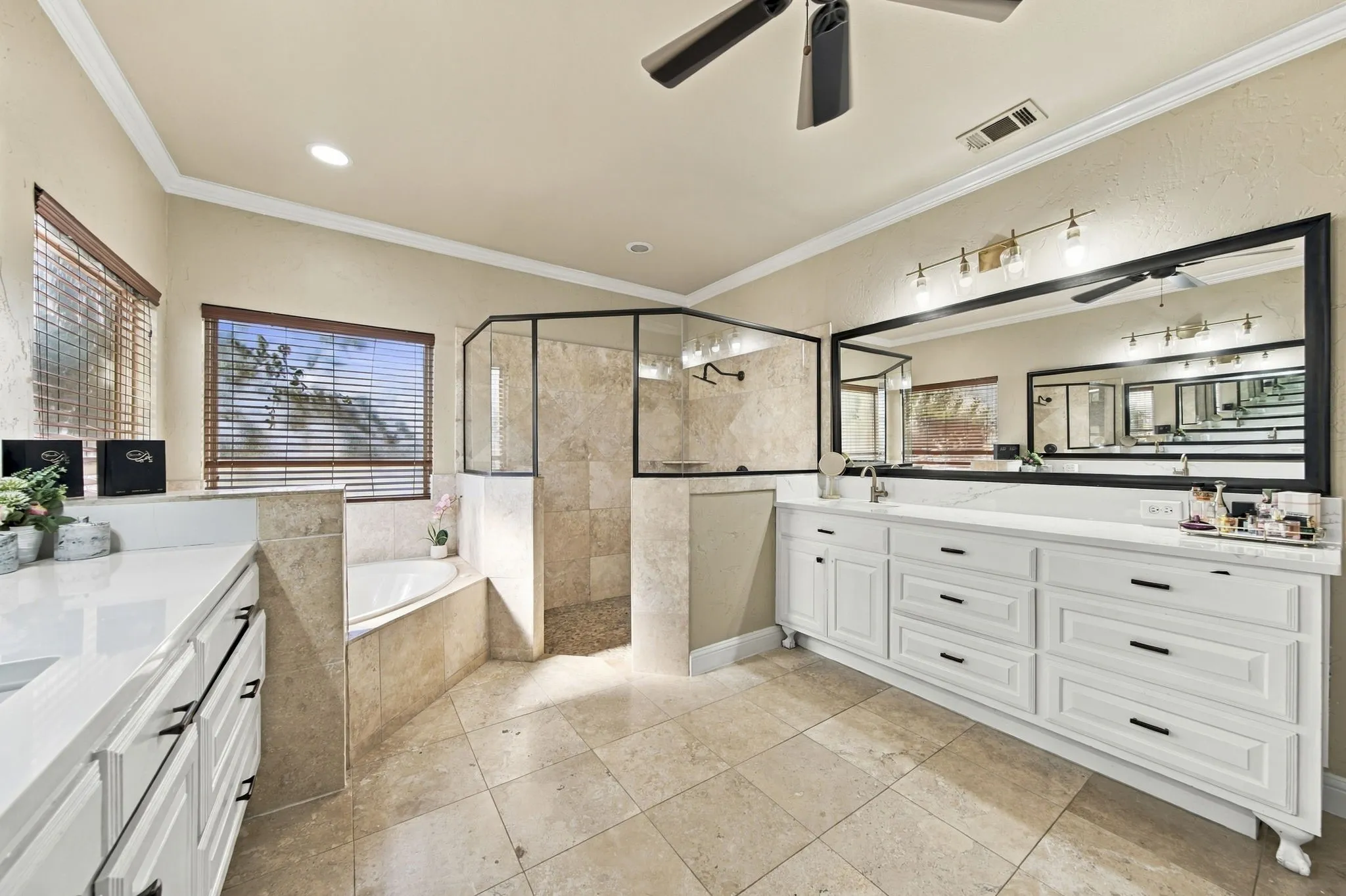 Single Family Residence For Sale in Ellis County , 3220 Baylor Boulevard, Midlothian, Texas 76065, 4 Bedroom, 3 Bathroom, 2 Garage spaces, 3,238 Sqft, built in 2007, mls#21410548, Real Estate Agent in Midlothian, Homes For Sale in Ellis county, Homes For Sale in Midlothian, Realtor in Midlothian Texas, Real Estate Brokerage Independent Realty Texas, Luminita Cordes Realtor
