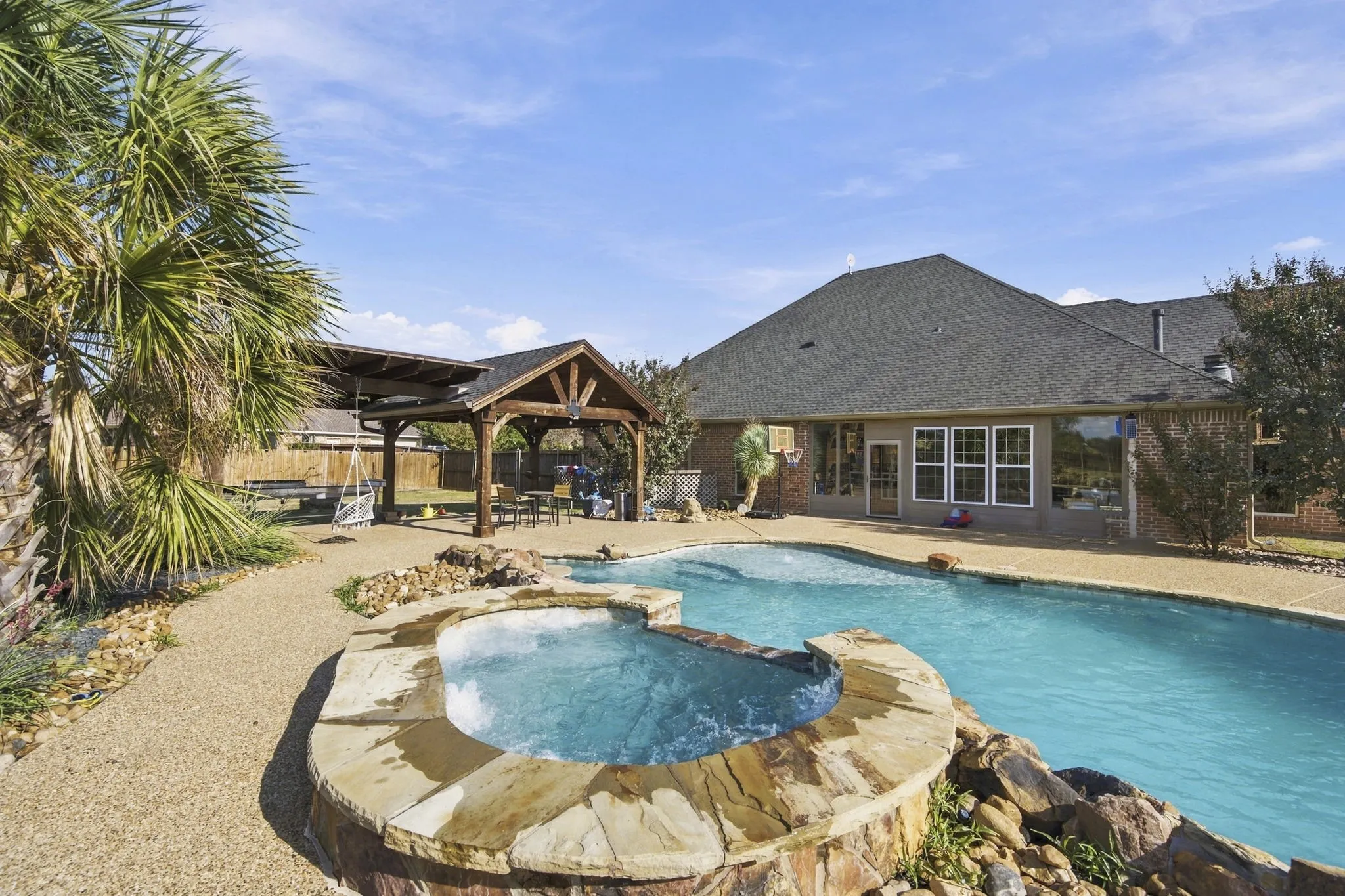 Single Family Residence For Sale in Ellis County , 3220 Baylor Boulevard, Midlothian, Texas 76065, 4 Bedroom, 3 Bathroom, 2 Garage spaces, 3,238 Sqft, built in 2007, mls#21410548, Real Estate Agent in Midlothian, Homes For Sale in Ellis county, Homes For Sale in Midlothian, Realtor in Midlothian Texas, Real Estate Brokerage Independent Realty Texas, Luminita Cordes Realtor