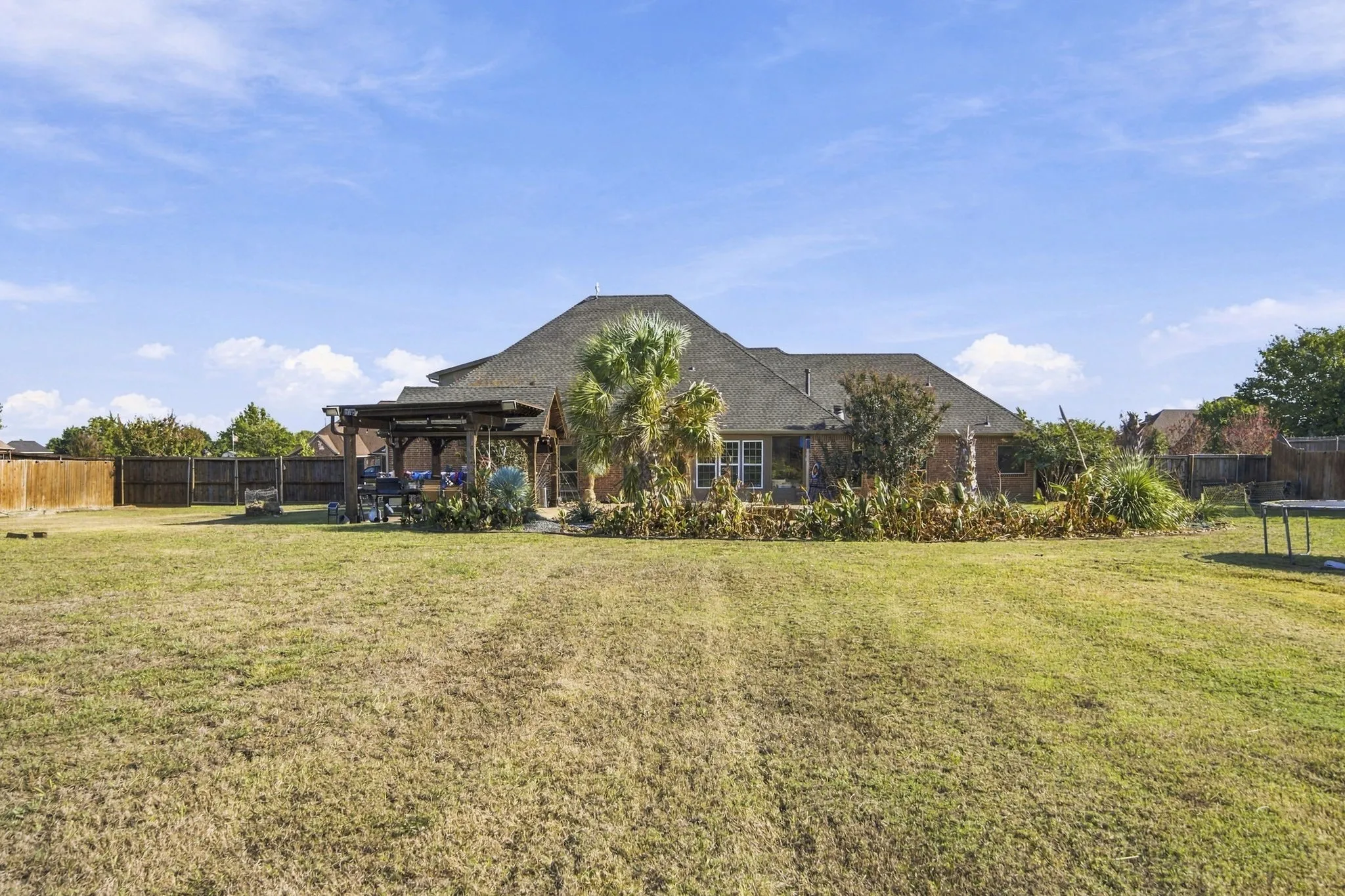 Single Family Residence For Sale in Ellis County , 3220 Baylor Boulevard, Midlothian, Texas 76065, 4 Bedroom, 3 Bathroom, 2 Garage spaces, 3,238 Sqft, built in 2007, mls#21410548, Real Estate Agent in Midlothian, Homes For Sale in Ellis county, Homes For Sale in Midlothian, Realtor in Midlothian Texas, Real Estate Brokerage Independent Realty Texas, Luminita Cordes Realtor
