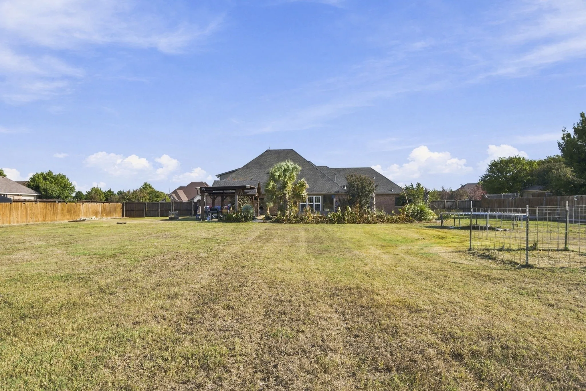 Single Family Residence For Sale in Ellis County , 3220 Baylor Boulevard, Midlothian, Texas 76065, 4 Bedroom, 3 Bathroom, 2 Garage spaces, 3,238 Sqft, built in 2007, mls#21410548, Real Estate Agent in Midlothian, Homes For Sale in Ellis county, Homes For Sale in Midlothian, Realtor in Midlothian Texas, Real Estate Brokerage Independent Realty Texas, Luminita Cordes Realtor