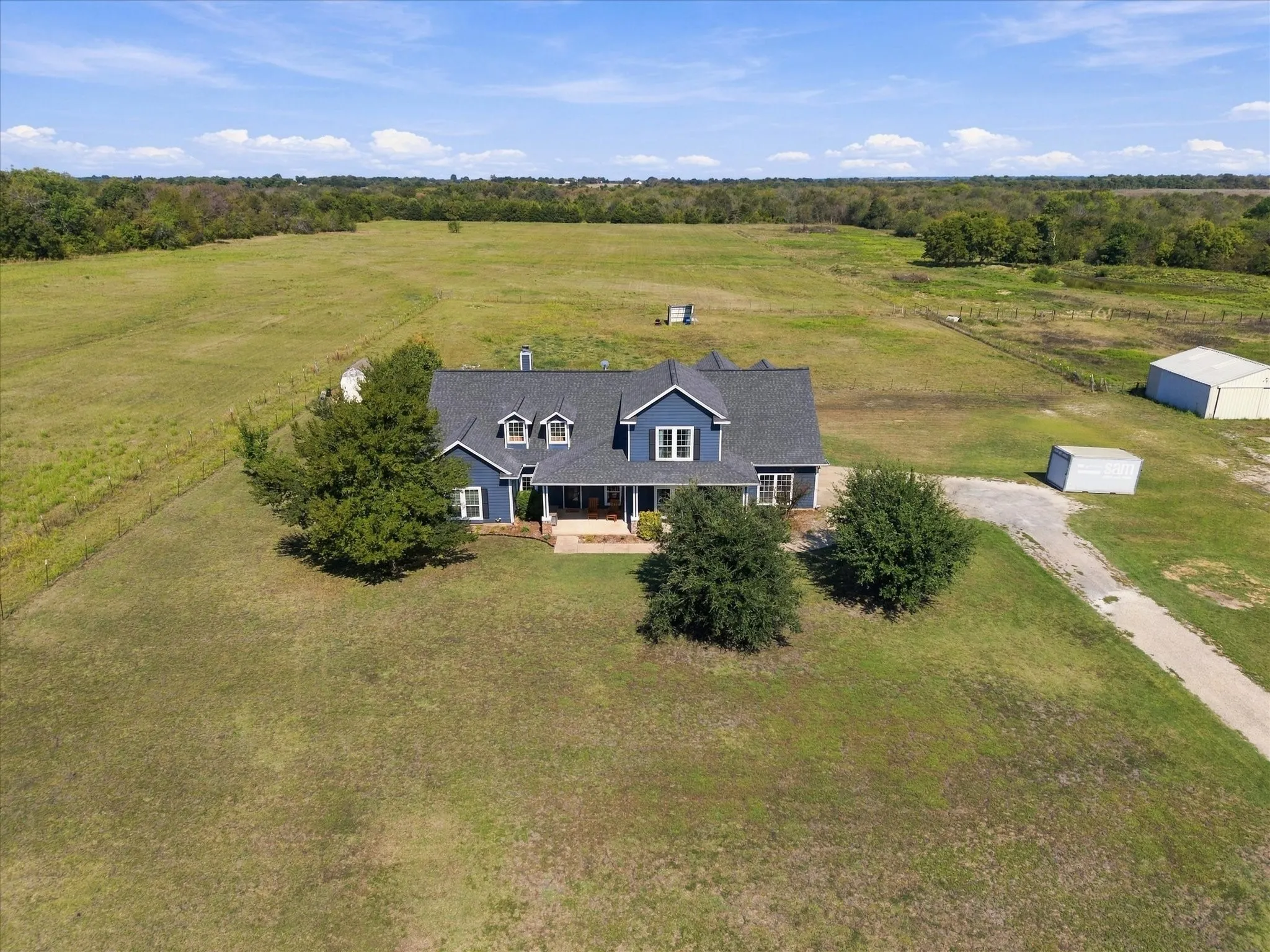 Single Family Residence For Sale in Hunt County , 250 County Road 1006, Wolfe City, Texas 75496, 5 Bedroom, 4 Bathroom, 3 Garage spaces, 4,125 Sqft, built in 2003, mls#21410081, Real Estate Agent in Wolfe City, Homes For Sale in Hunt county, Homes For Sale in Wolfe City, Realtor in Wolfe City Texas, Real Estate Brokerage Independent Realty Texas, Luminita Cordes Realtor