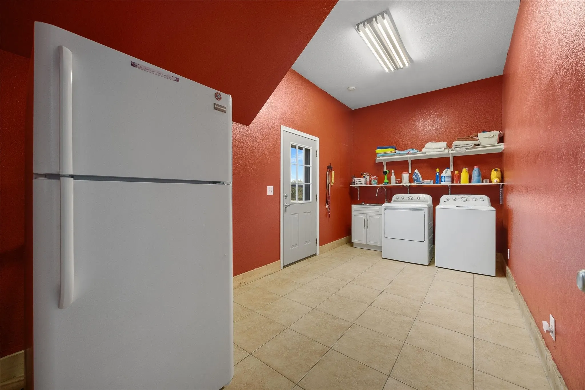 Single Family Residence For Sale in Hunt County , 250 County Road 1006, Wolfe City, Texas 75496, 5 Bedroom, 4 Bathroom, 3 Garage spaces, 4,125 Sqft, built in 2003, mls#21410081, Real Estate Agent in Wolfe City, Homes For Sale in Hunt county, Homes For Sale in Wolfe City, Realtor in Wolfe City Texas, Real Estate Brokerage Independent Realty Texas, Luminita Cordes Realtor