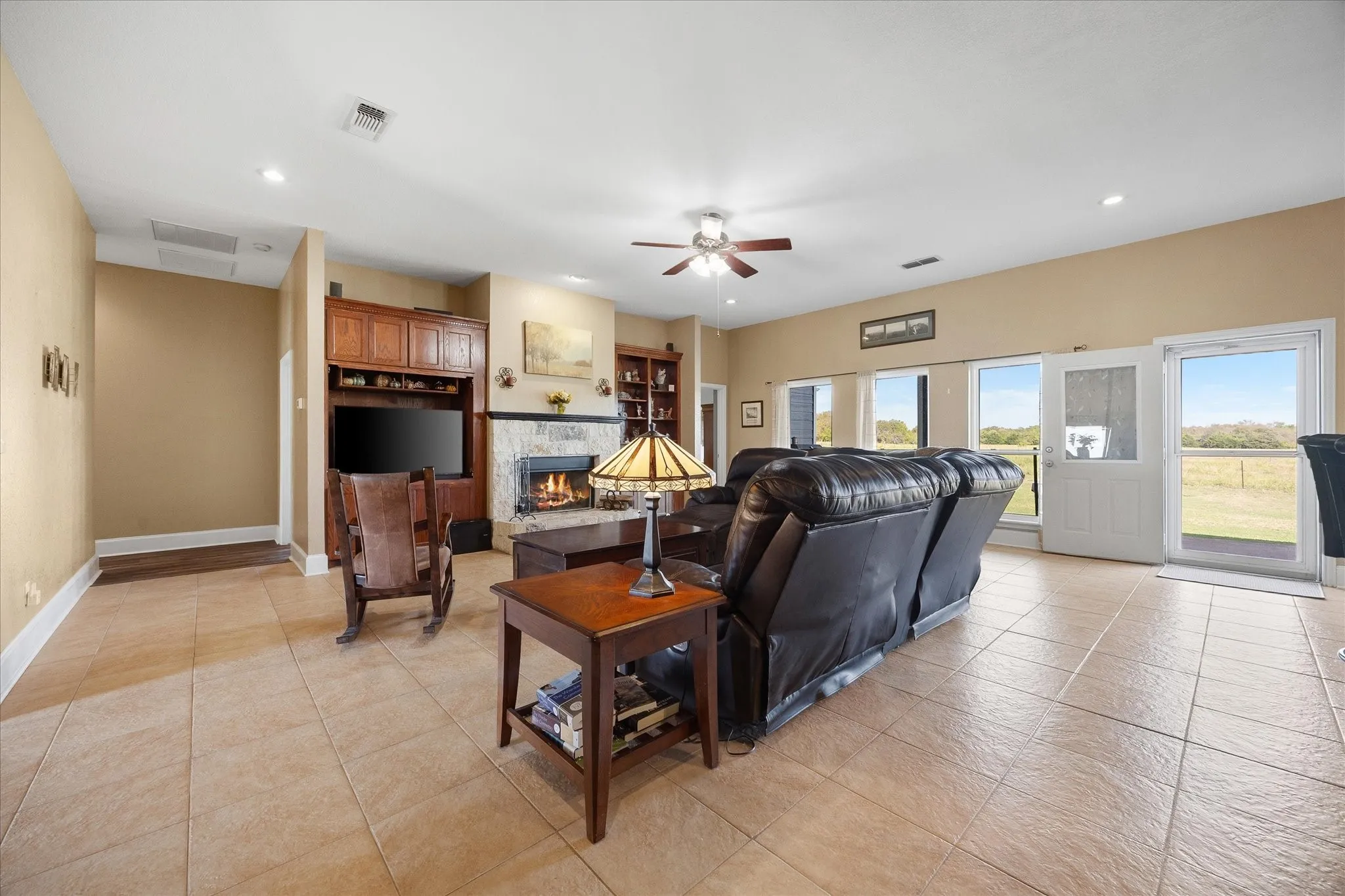 Single Family Residence For Sale in Hunt County , 250 County Road 1006, Wolfe City, Texas 75496, 5 Bedroom, 4 Bathroom, 3 Garage spaces, 4,125 Sqft, built in 2003, mls#21410081, Real Estate Agent in Wolfe City, Homes For Sale in Hunt county, Homes For Sale in Wolfe City, Realtor in Wolfe City Texas, Real Estate Brokerage Independent Realty Texas, Luminita Cordes Realtor