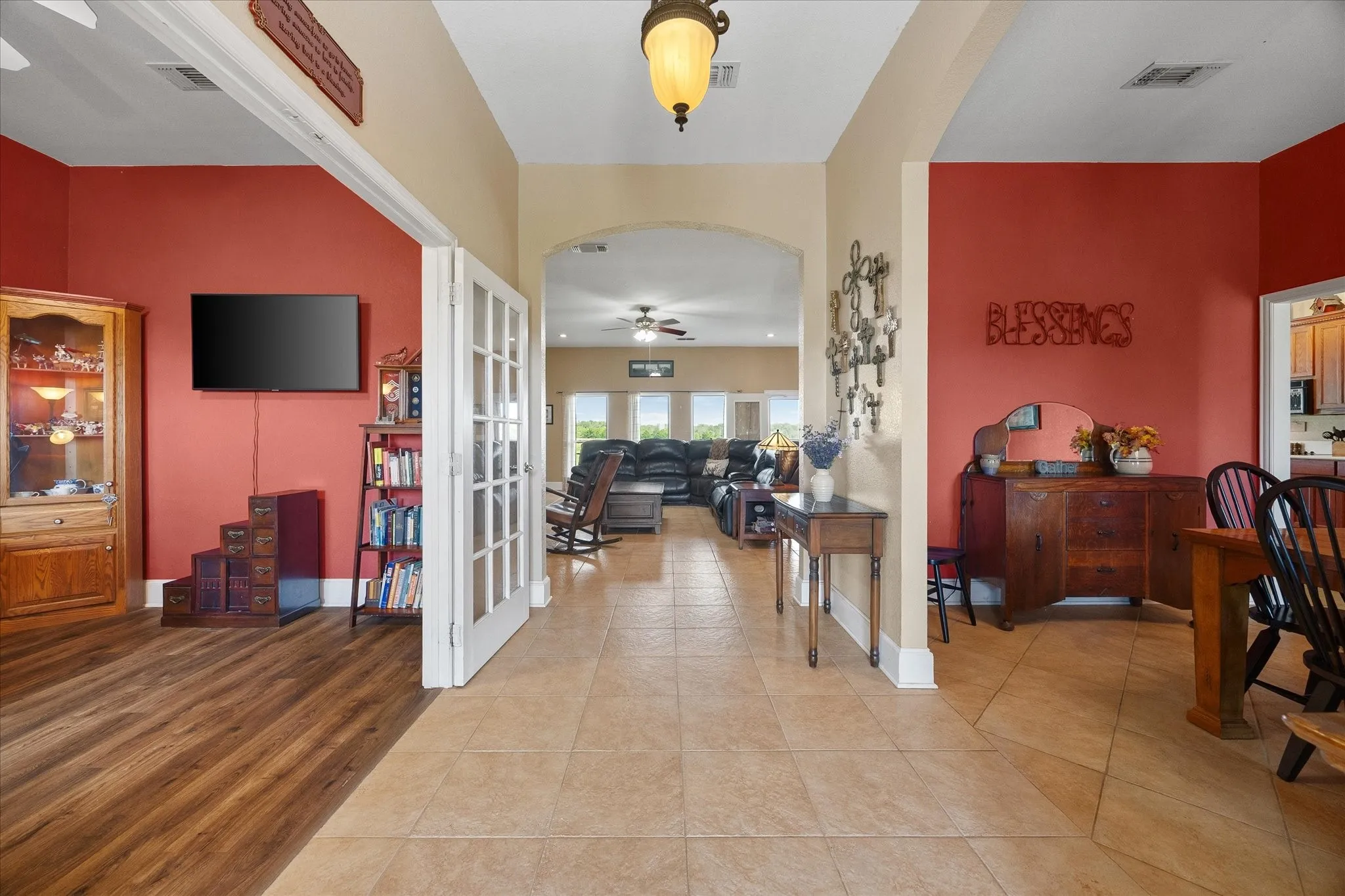 Single Family Residence For Sale in Hunt County , 250 County Road 1006, Wolfe City, Texas 75496, 5 Bedroom, 4 Bathroom, 3 Garage spaces, 4,125 Sqft, built in 2003, mls#21410081, Real Estate Agent in Wolfe City, Homes For Sale in Hunt county, Homes For Sale in Wolfe City, Realtor in Wolfe City Texas, Real Estate Brokerage Independent Realty Texas, Luminita Cordes Realtor