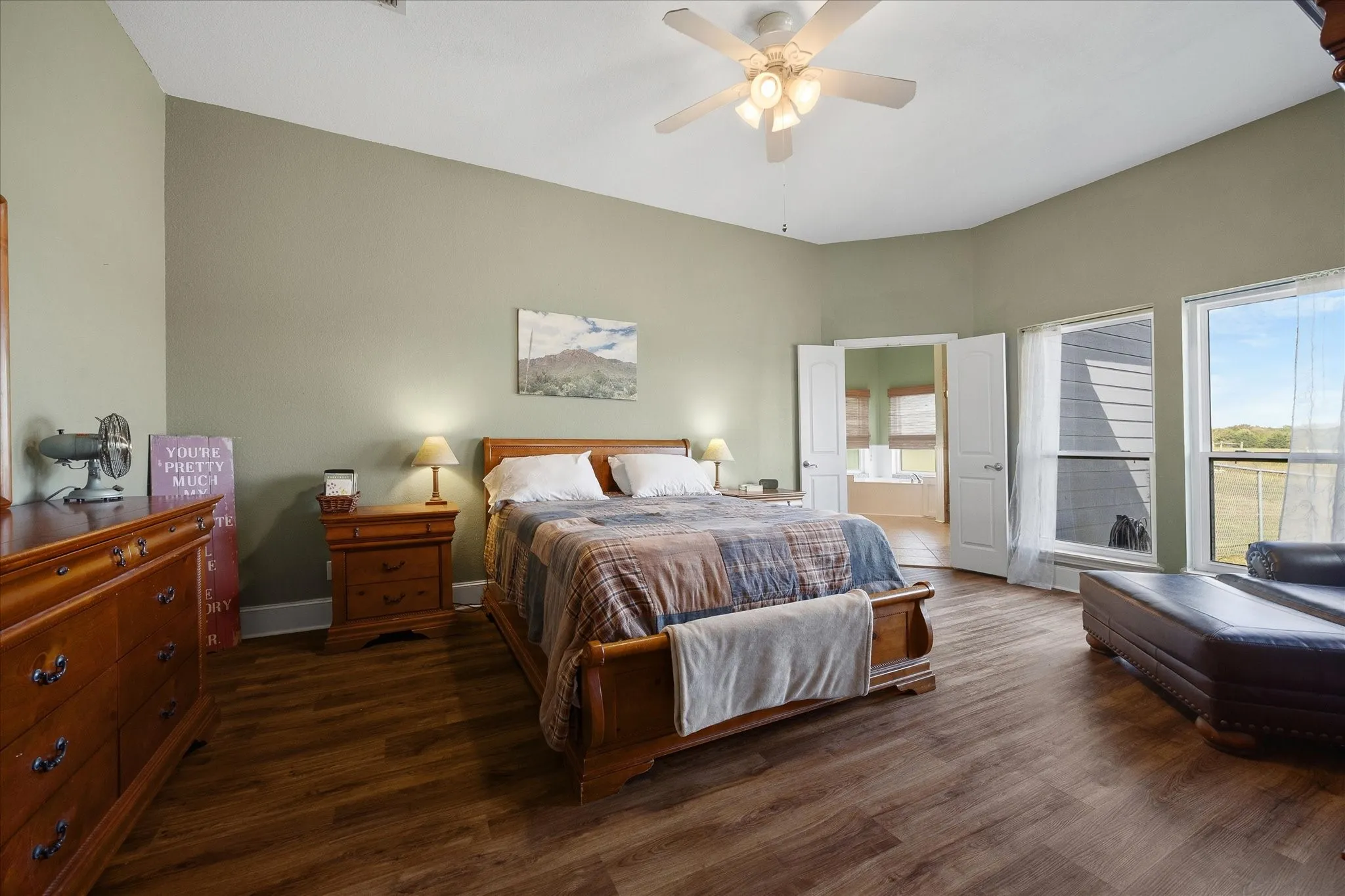 Single Family Residence For Sale in Hunt County , 250 County Road 1006, Wolfe City, Texas 75496, 5 Bedroom, 4 Bathroom, 3 Garage spaces, 4,125 Sqft, built in 2003, mls#21410081, Real Estate Agent in Wolfe City, Homes For Sale in Hunt county, Homes For Sale in Wolfe City, Realtor in Wolfe City Texas, Real Estate Brokerage Independent Realty Texas, Luminita Cordes Realtor