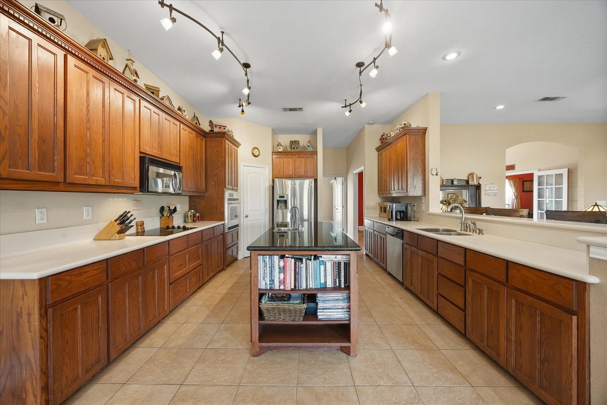 Single Family Residence For Sale in Hunt County , 250 County Road 1006, Wolfe City, Texas 75496, 5 Bedroom, 4 Bathroom, 3 Garage spaces, 4,125 Sqft, built in 2003, mls#21410081, Real Estate Agent in Wolfe City, Homes For Sale in Hunt county, Homes For Sale in Wolfe City, Realtor in Wolfe City Texas, Real Estate Brokerage Independent Realty Texas, Luminita Cordes Realtor