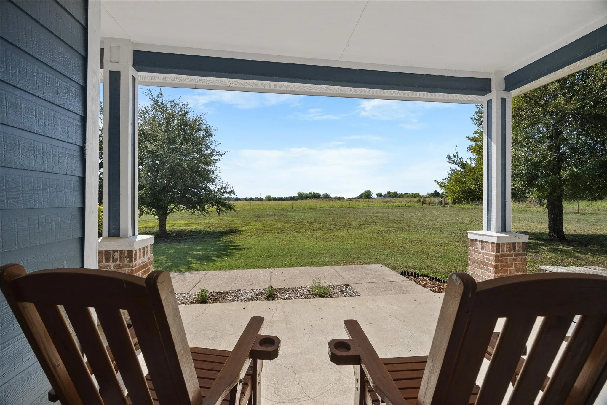 Single Family Residence For Sale in Hunt County , 250 County Road 1006, Wolfe City, Texas 75496, 5 Bedroom, 4 Bathroom, 3 Garage spaces, 4,125 Sqft, built in 2003, mls#21410081, Real Estate Agent in Wolfe City, Homes For Sale in Hunt county, Homes For Sale in Wolfe City, Realtor in Wolfe City Texas, Real Estate Brokerage Independent Realty Texas, Luminita Cordes Realtor