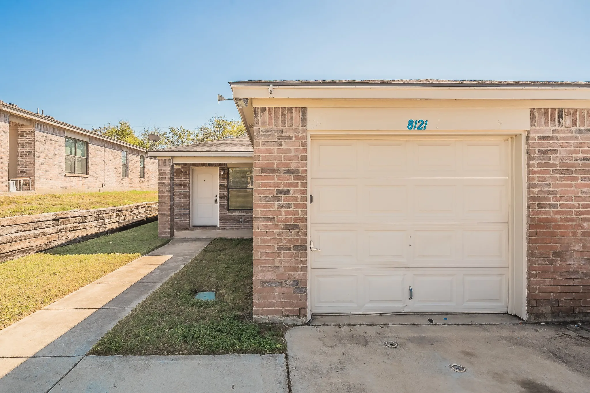 Duplex For Rent