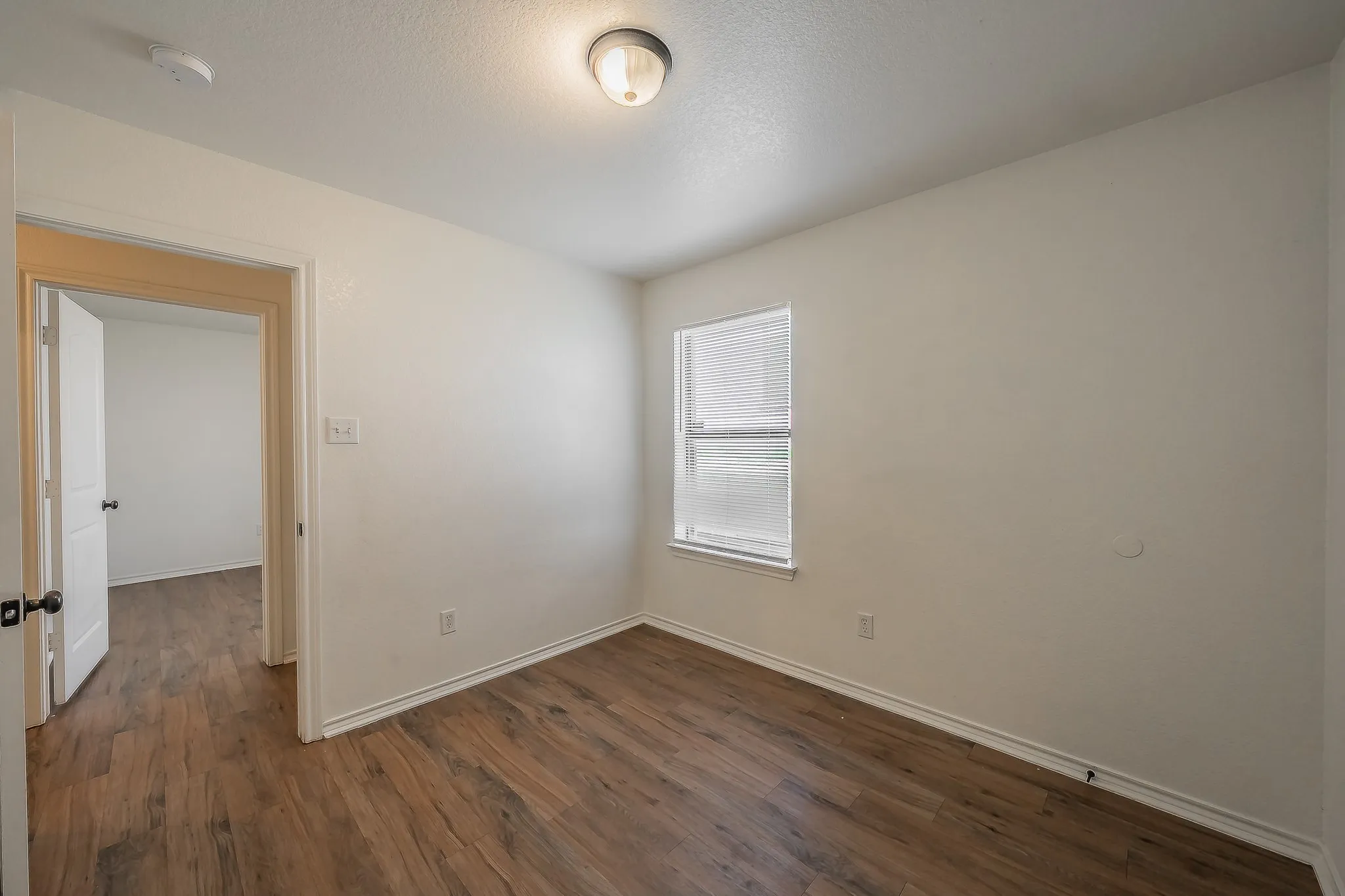 Duplex For Rent in Tarrant County , 8121 Doreen Avenue, Fort Worth, Texas 76116, 3 Bedroom, 2 Bathroom, 2 Garage spaces, 1,090 Sqft, built in 2008, mls#21409705, Real Estate Agent in Fort Worth, Homes For Rent in Tarrant county, Homes For Rent in Fort Worth, Realtor in Fort Worth Texas, Real Estate Brokerage Independent Realty Texas, Luminita Cordes Realtor