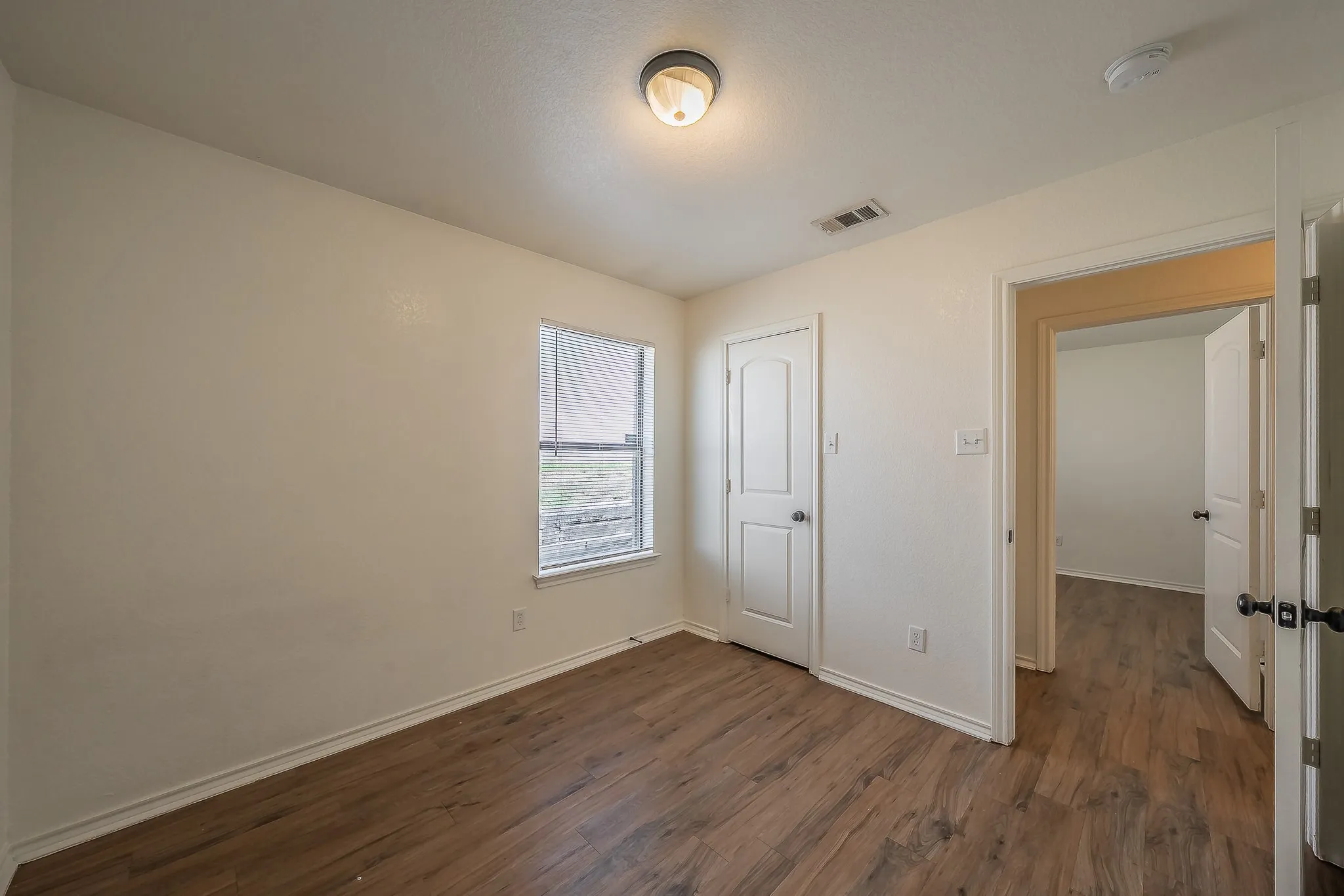 Duplex For Rent in Tarrant County , 8121 Doreen Avenue, Fort Worth, Texas 76116, 3 Bedroom, 2 Bathroom, 2 Garage spaces, 1,090 Sqft, built in 2008, mls#21409705, Real Estate Agent in Fort Worth, Homes For Rent in Tarrant county, Homes For Rent in Fort Worth, Realtor in Fort Worth Texas, Real Estate Brokerage Independent Realty Texas, Luminita Cordes Realtor