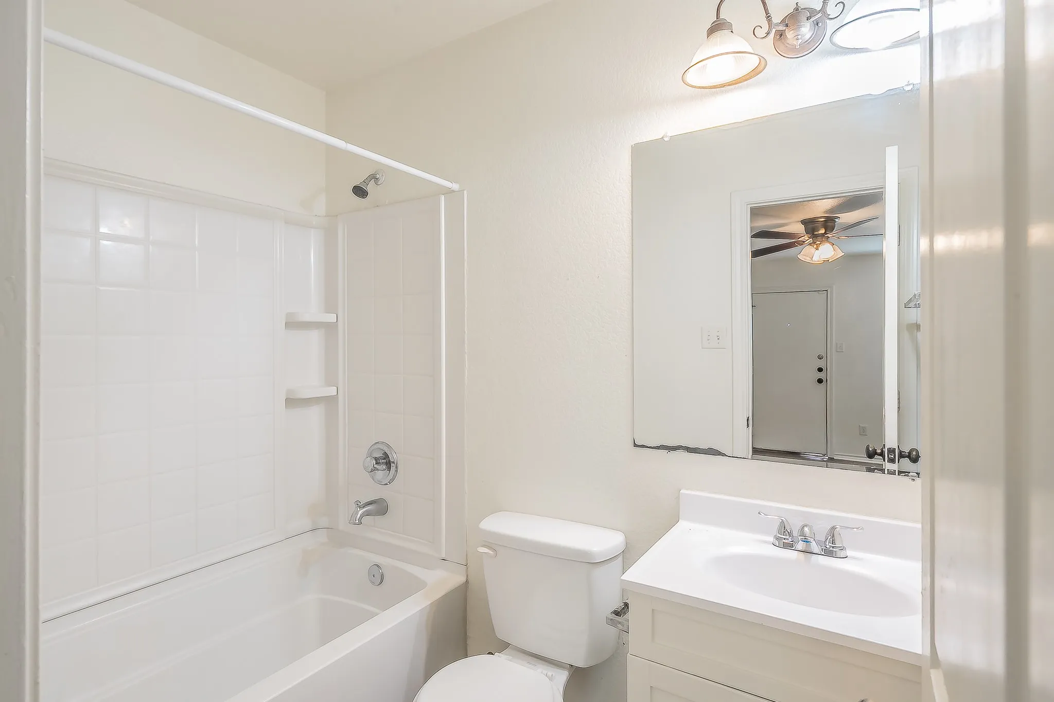 Duplex For Rent in Tarrant County , 8121 Doreen Avenue, Fort Worth, Texas 76116, 3 Bedroom, 2 Bathroom, 2 Garage spaces, 1,090 Sqft, built in 2008, mls#21409705, Real Estate Agent in Fort Worth, Homes For Rent in Tarrant county, Homes For Rent in Fort Worth, Realtor in Fort Worth Texas, Real Estate Brokerage Independent Realty Texas, Luminita Cordes Realtor
