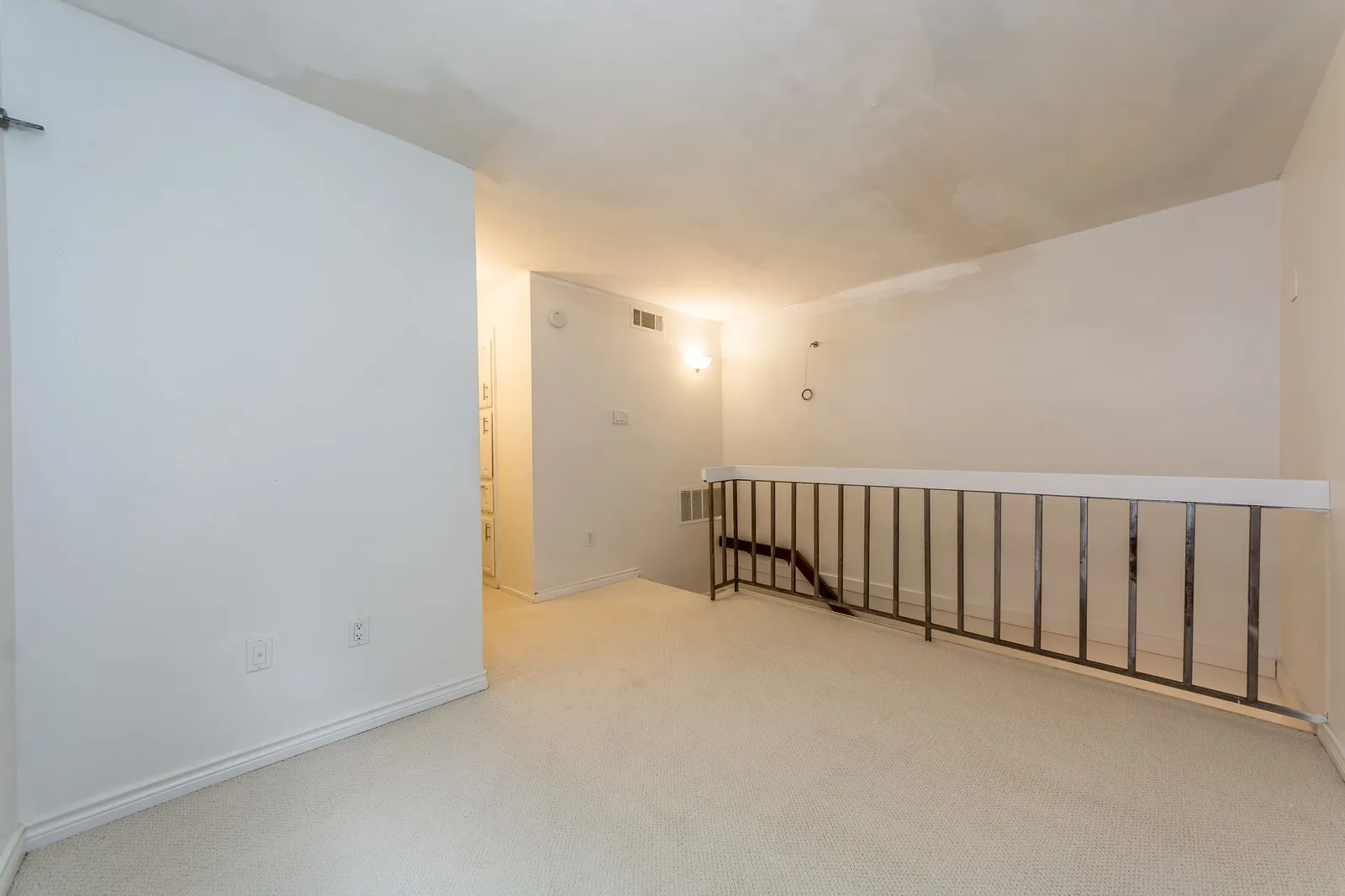Condominium For Rent in Dallas County , 885 Dublin Drive 3, Richardson, Texas 75080, 2 Bedroom, 3 Bathroom, Garage spaces, 922 Sqft, built in 1980, mls#21409993, Real Estate Agent in Richardson, Homes For Rent in Dallas county, Homes For Rent in Richardson, Realtor in Richardson Texas, Real Estate Brokerage Independent Realty Texas, Luminita Cordes Realtor