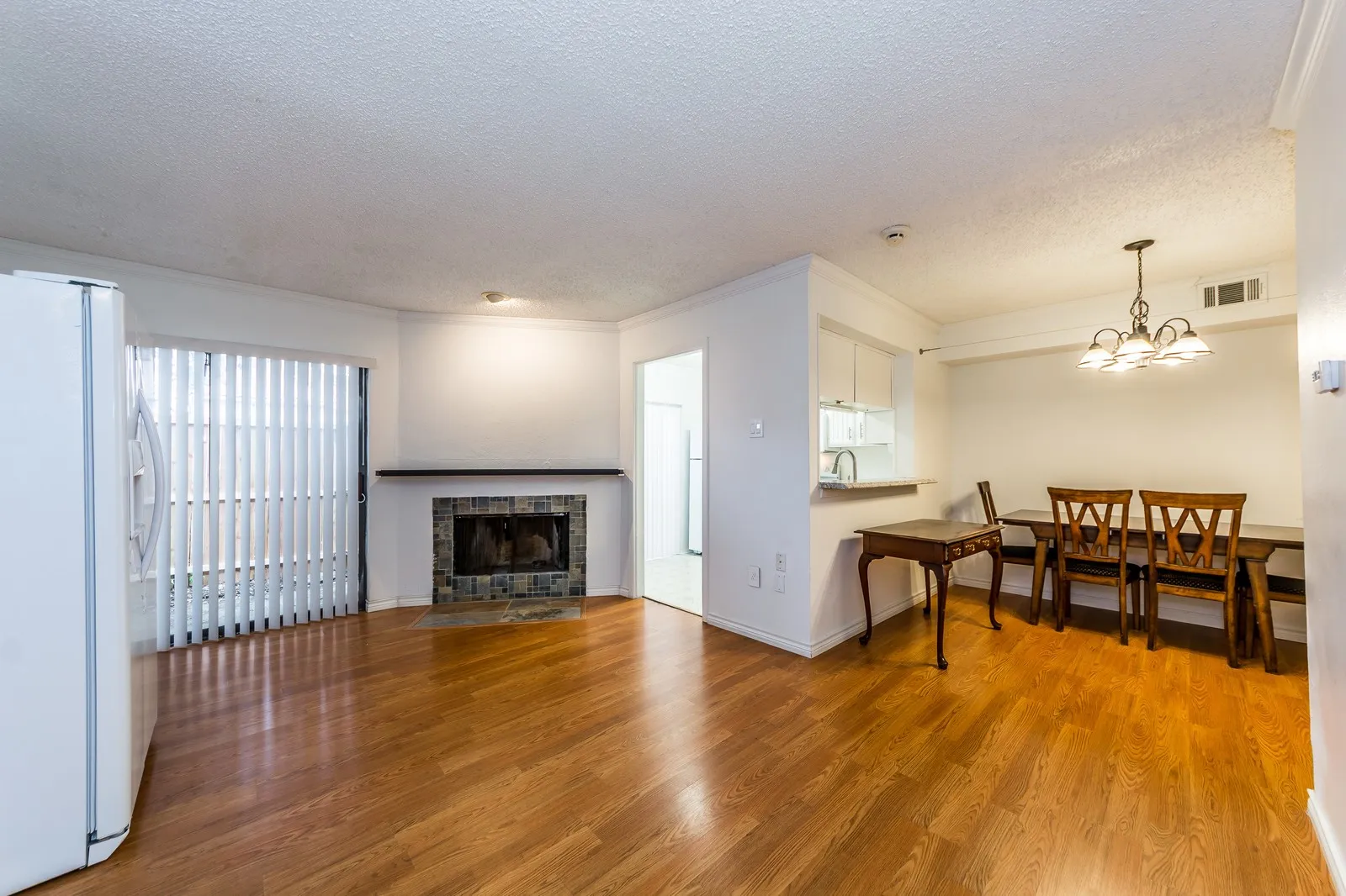 Condominium For Rent in Dallas County , 885 Dublin Drive 3, Richardson, Texas 75080, 2 Bedroom, 3 Bathroom, Garage spaces, 922 Sqft, built in 1980, mls#21409993, Real Estate Agent in Richardson, Homes For Rent in Dallas county, Homes For Rent in Richardson, Realtor in Richardson Texas, Real Estate Brokerage Independent Realty Texas, Luminita Cordes Realtor