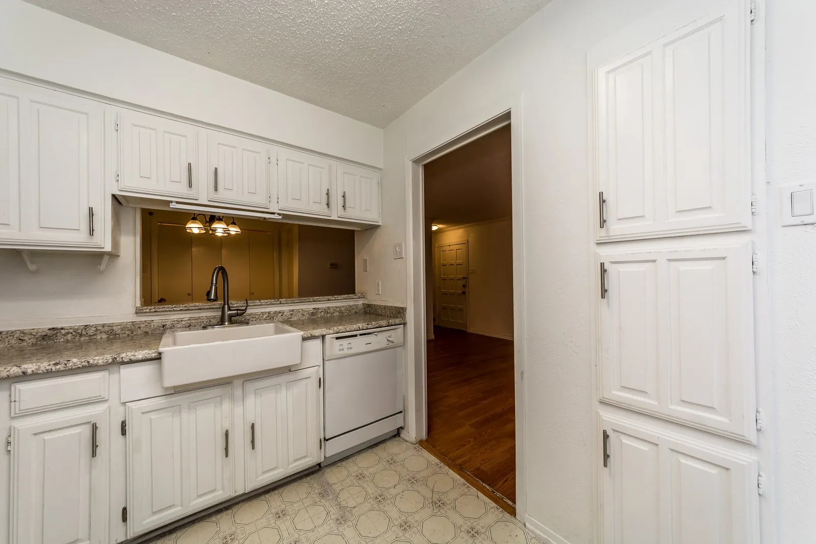 Condominium For Rent in Dallas County , 885 Dublin Drive 3, Richardson, Texas 75080, 2 Bedroom, 3 Bathroom, Garage spaces, 922 Sqft, built in 1980, mls#21409993, Real Estate Agent in Richardson, Homes For Rent in Dallas county, Homes For Rent in Richardson, Realtor in Richardson Texas, Real Estate Brokerage Independent Realty Texas, Luminita Cordes Realtor