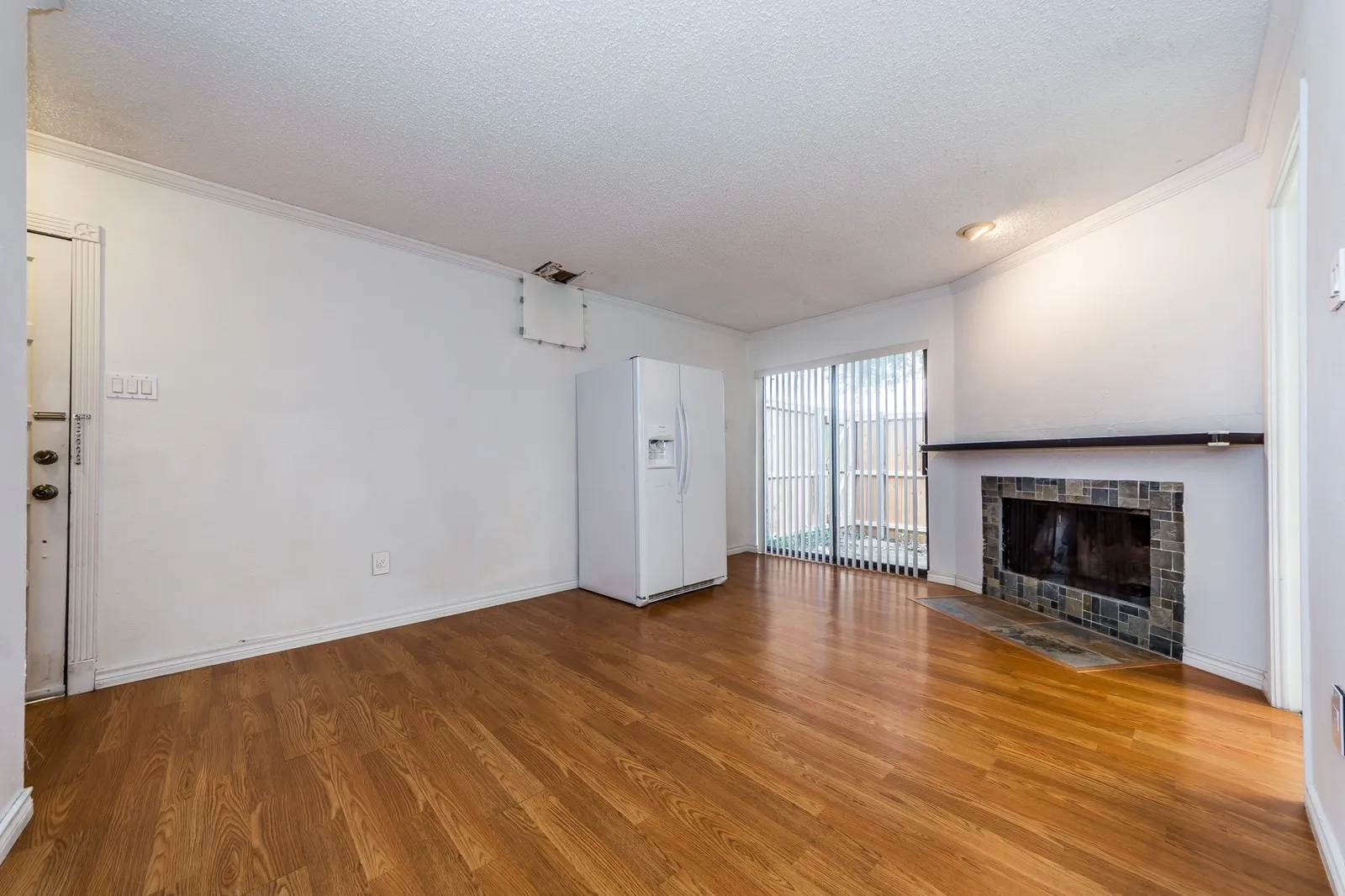 Condominium For Rent in Dallas County , 885 Dublin Drive 3, Richardson, Texas 75080, 2 Bedroom, 3 Bathroom, Garage spaces, 922 Sqft, built in 1980, mls#21409993, Real Estate Agent in Richardson, Homes For Rent in Dallas county, Homes For Rent in Richardson, Realtor in Richardson Texas, Real Estate Brokerage Independent Realty Texas, Luminita Cordes Realtor