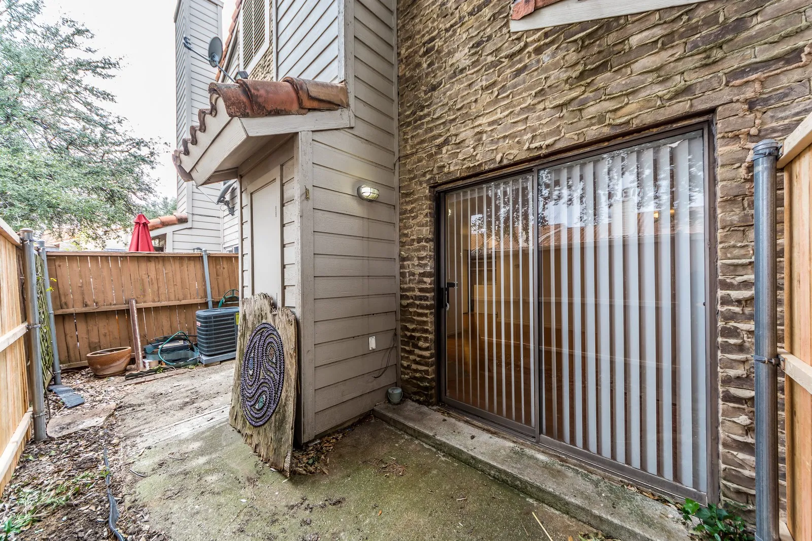 Condominium For Rent in Dallas County , 885 Dublin Drive 3, Richardson, Texas 75080, 2 Bedroom, 3 Bathroom, Garage spaces, 922 Sqft, built in 1980, mls#21409993, Real Estate Agent in Richardson, Homes For Rent in Dallas county, Homes For Rent in Richardson, Realtor in Richardson Texas, Real Estate Brokerage Independent Realty Texas, Luminita Cordes Realtor