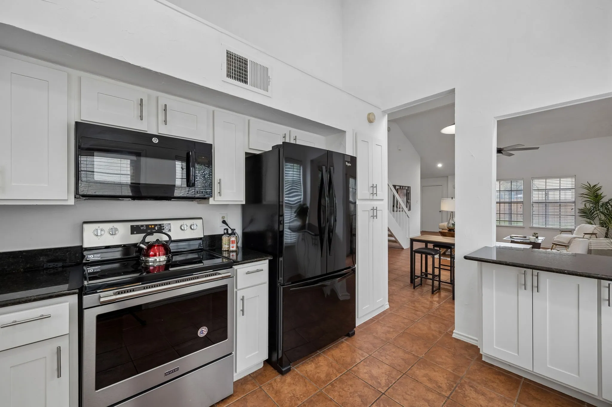 Single Family Residence For Sale in Dallas County , 623 Rancho Circle, Irving, Texas 75063, 3 Bedroom, 2 Bathroom, 2 Garage spaces, 1,567 Sqft, built in 1985, mls#21406067, Real Estate Agent in Irving, Homes For Sale in Dallas county, Homes For Sale in Irving, Realtor in Irving Texas, Real Estate Brokerage Independent Realty Texas, Luminita Cordes Realtor